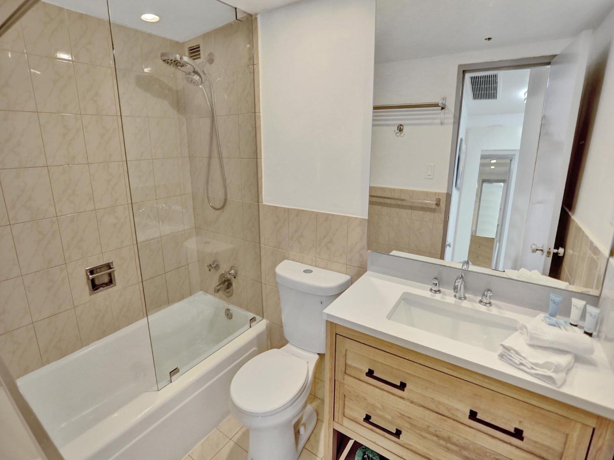 Apartment Ocean View W Service 411