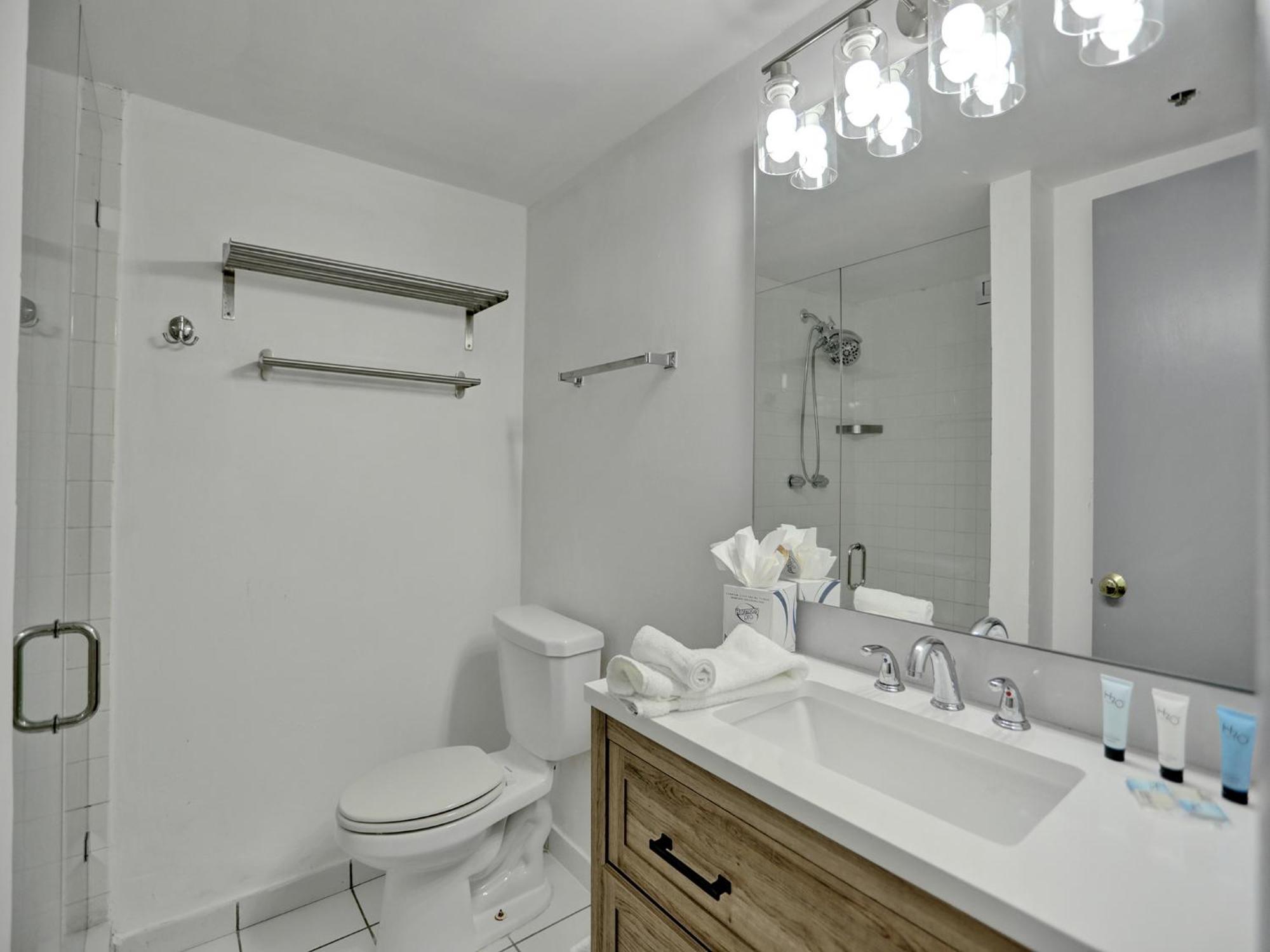 Apartment Ocean View W Service 411 Miami Beach
