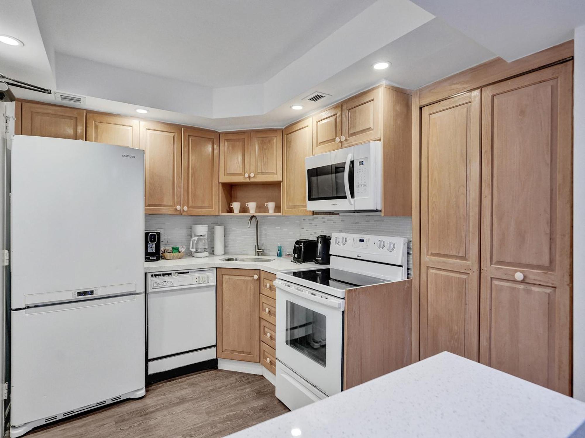 Apartment Adorable 2 Bedroom Service 605 Miami Beach