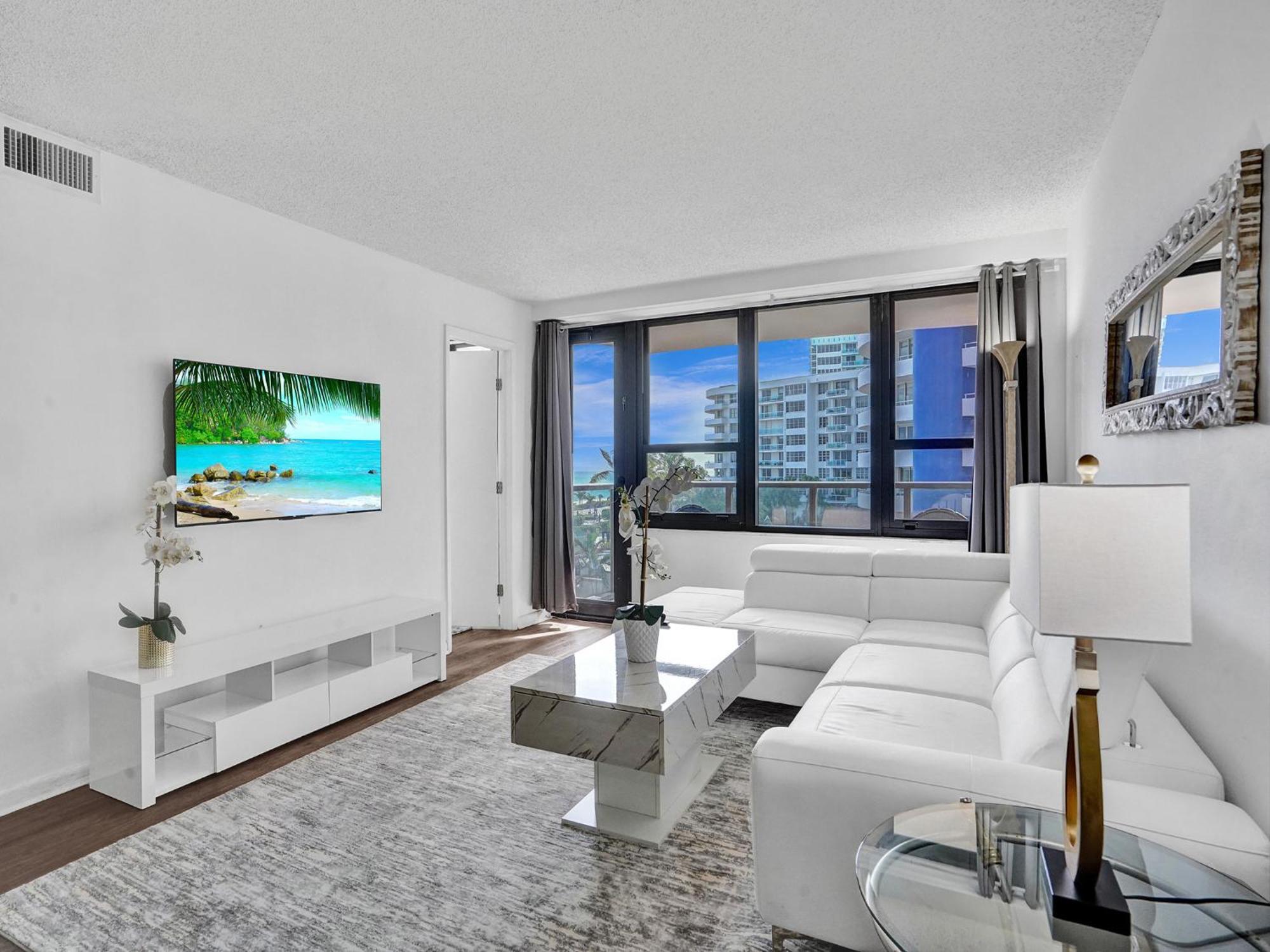 Adorable 2 Bedroom Service 605 Apartment