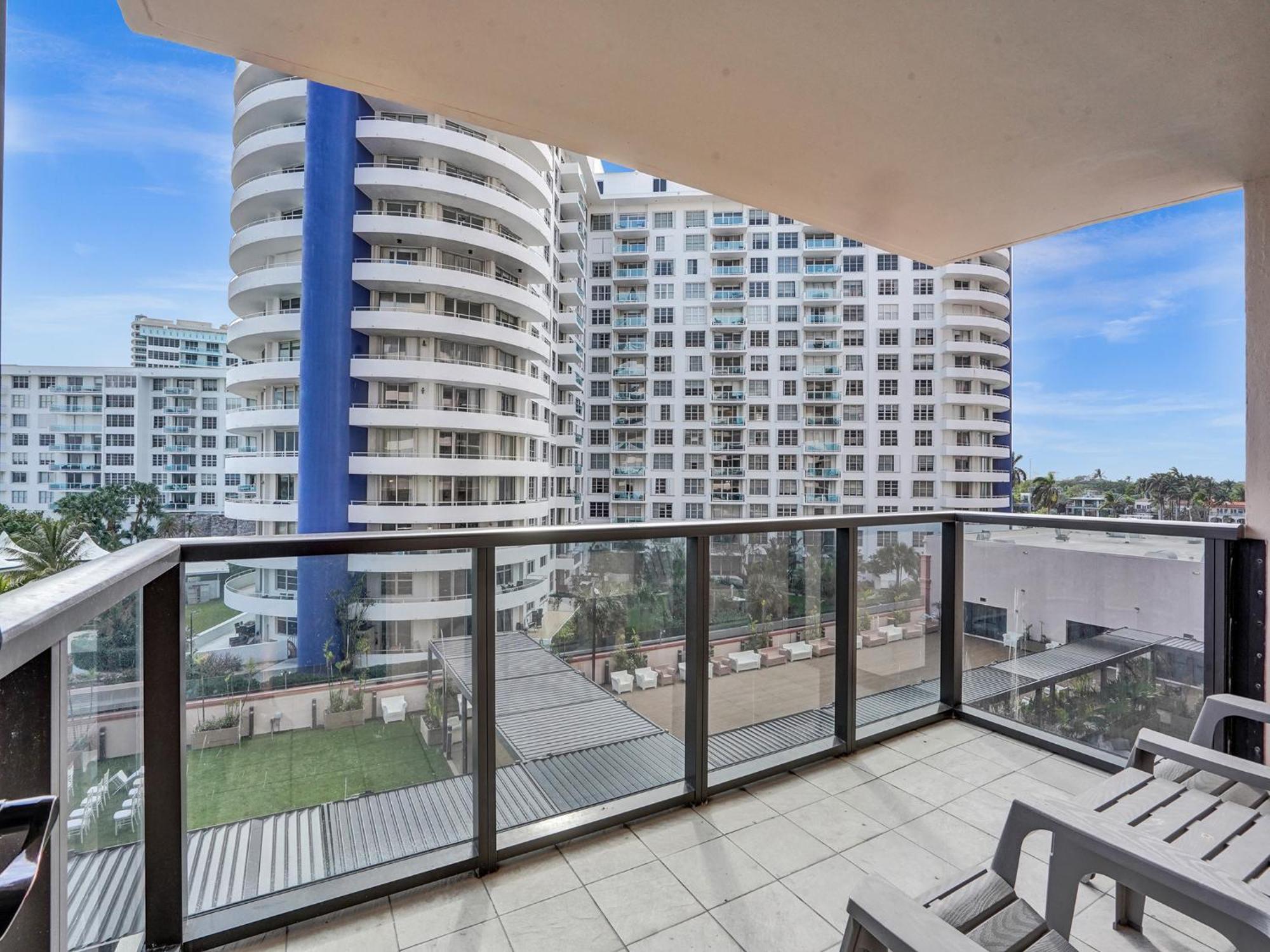 Apartment Adorable 2 Bedroom Service 605 Miami Beach