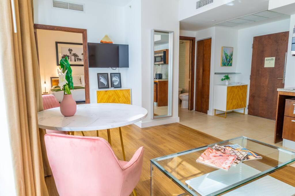 1-bed With Rooftop Pool Ocean Dr By The B207 Apartment