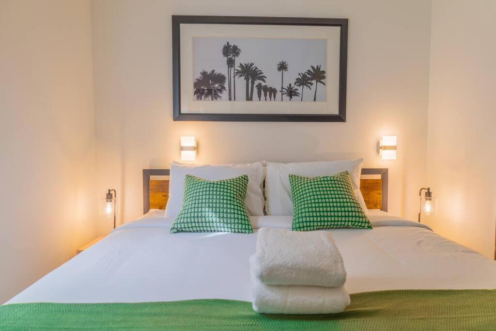 1-bed With Rooftop Pool Ocean Dr By The B207 *