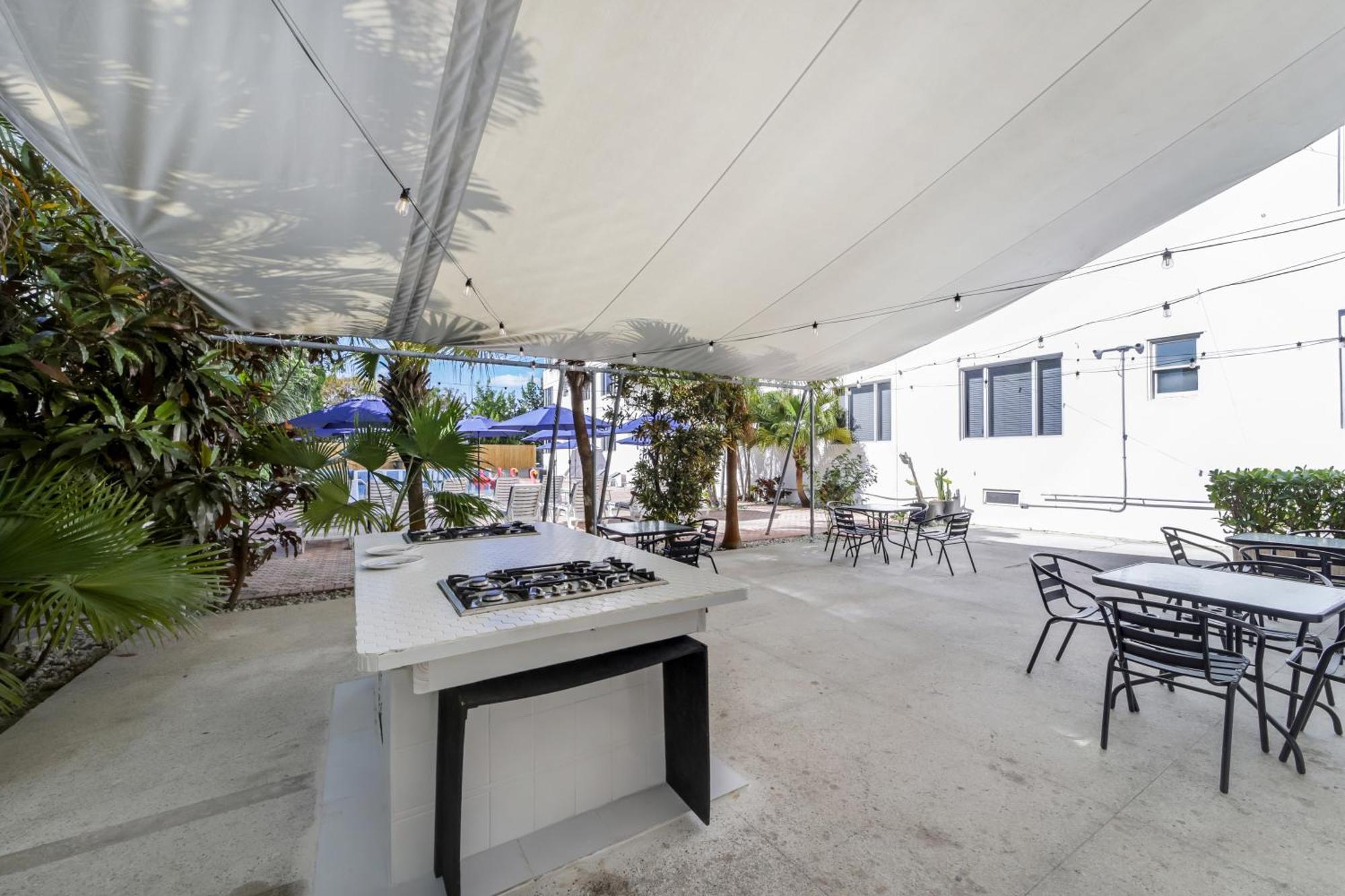 Tropics Miami Aparthotel 3*