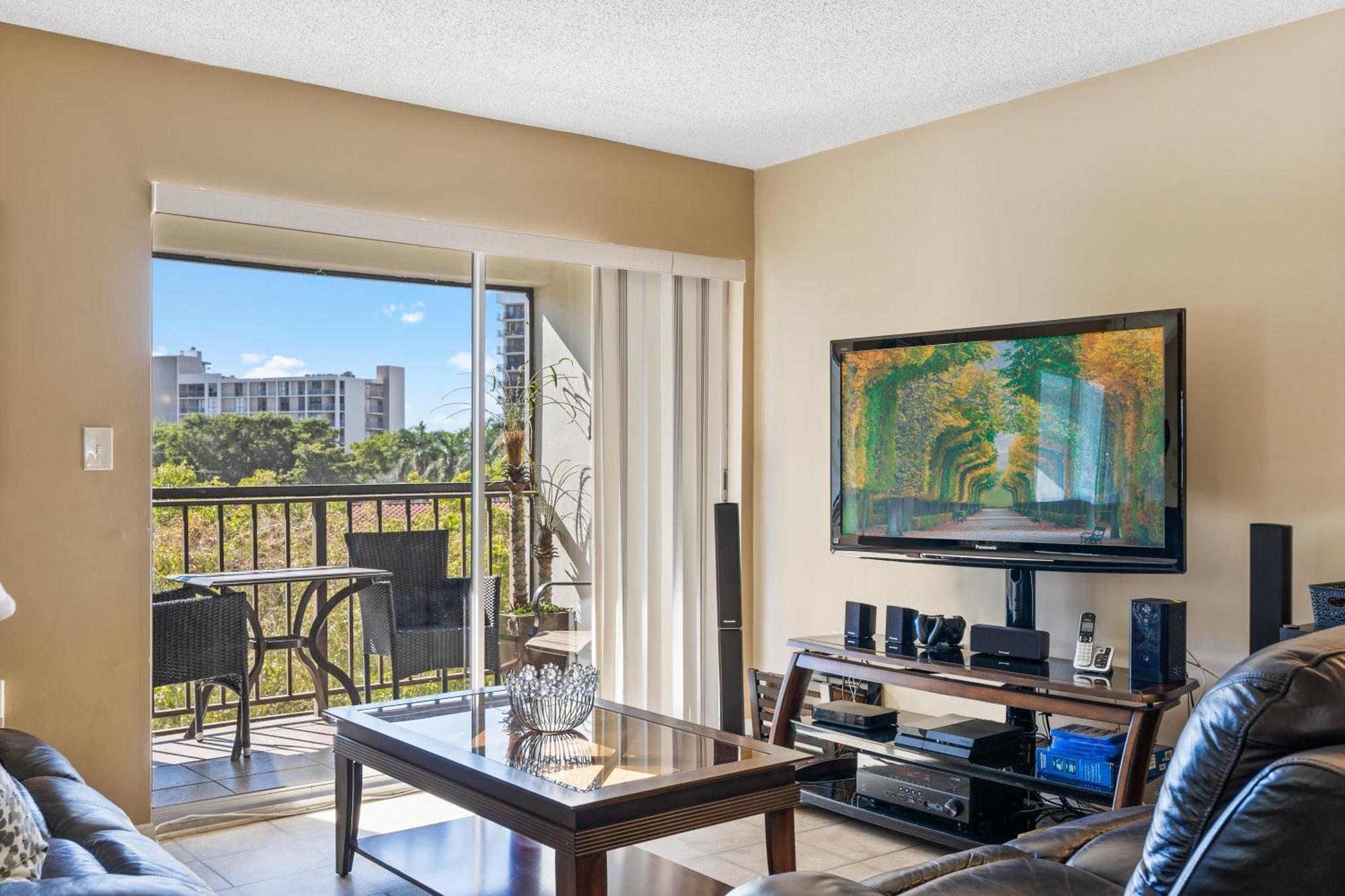 Walk To The At Sunny Isles * Miami Beach
