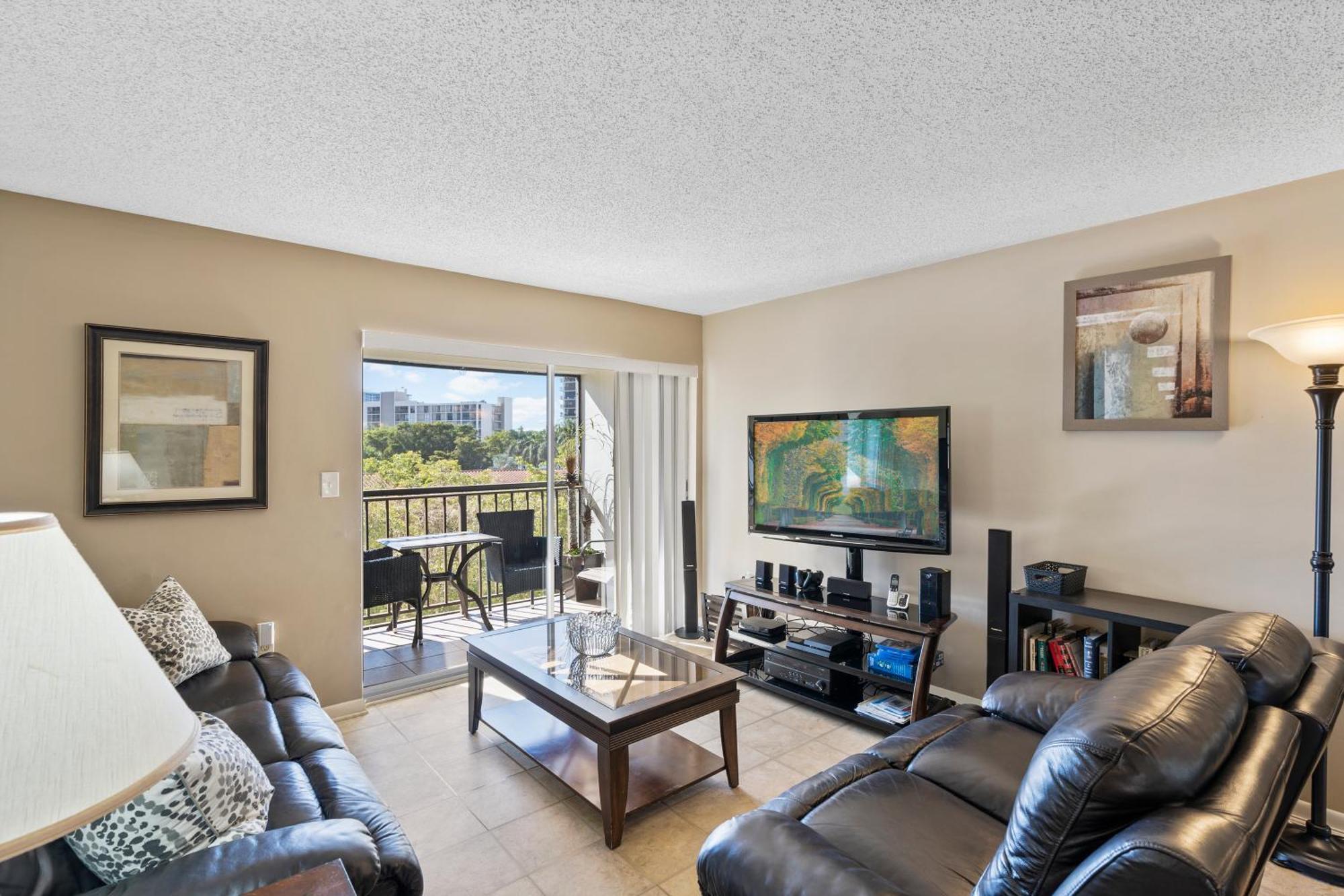 Apartment Walk To The At Sunny Isles *