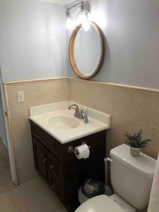Apartment South One Bedroom With Parking Spot *
