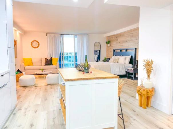 Magical 1br Beachfront Apt In South Miami Apartment