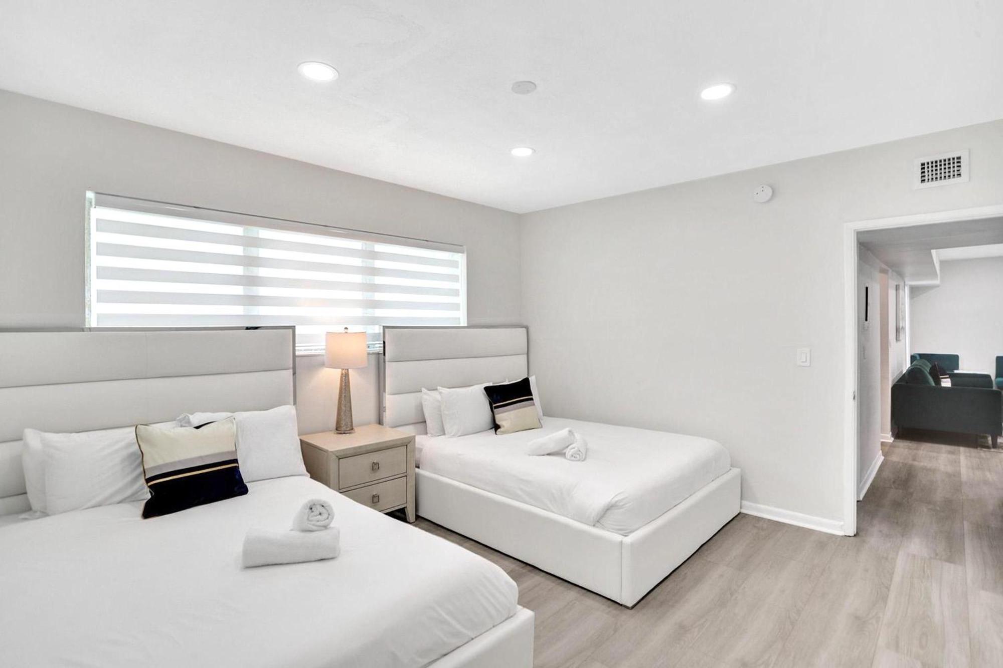 Bay Harbor Apartment
