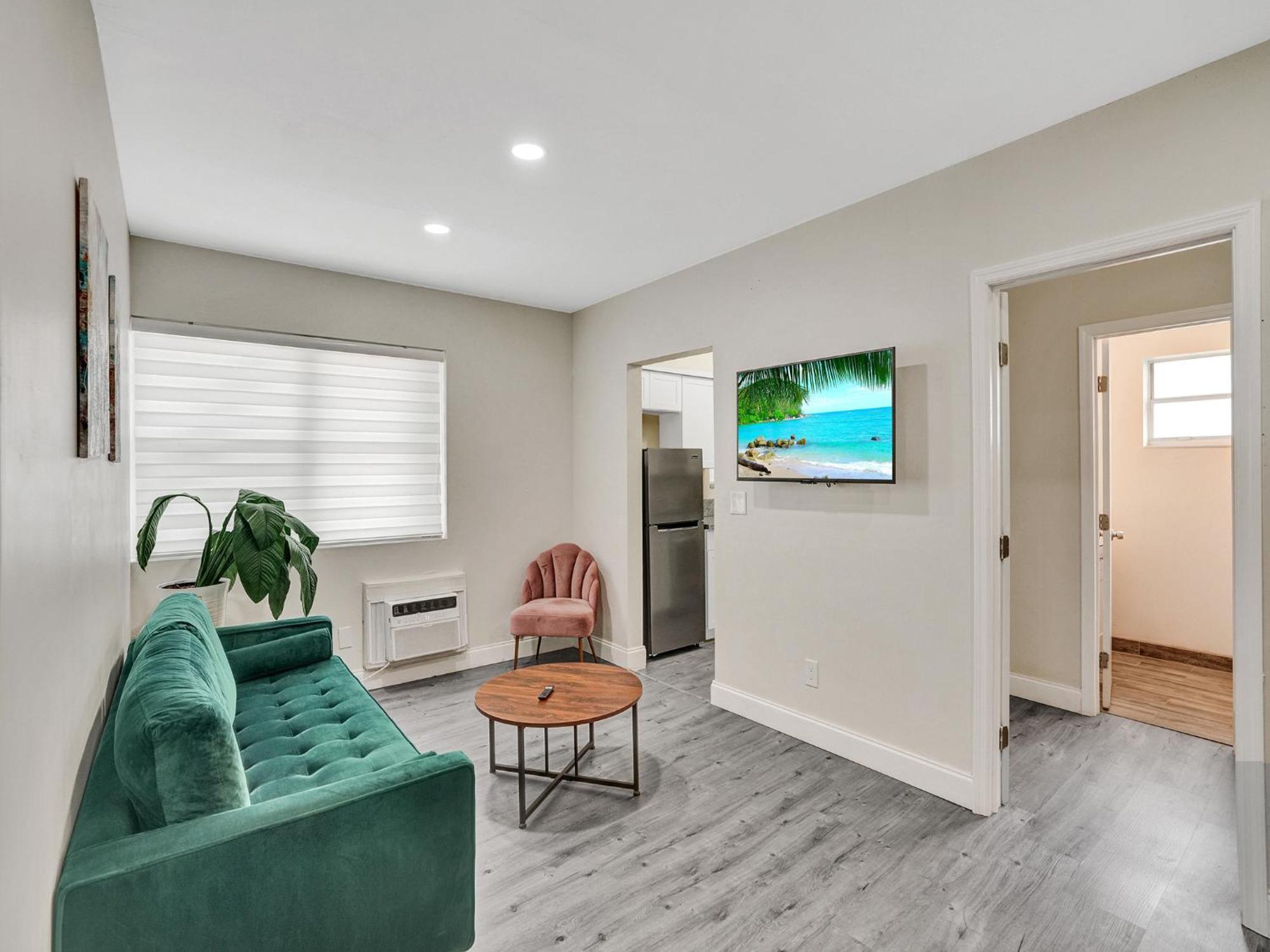 Bay Harbor Apartment