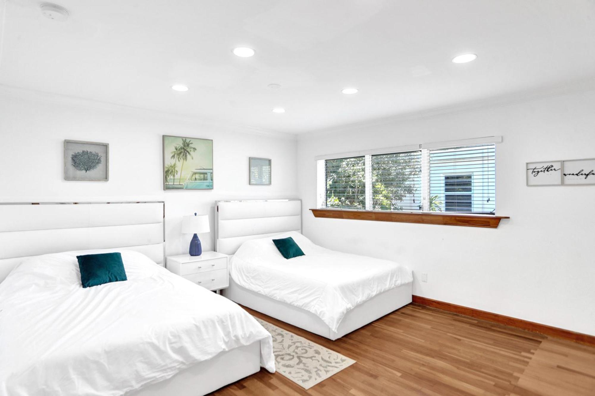 Bay Harbor Apartment *