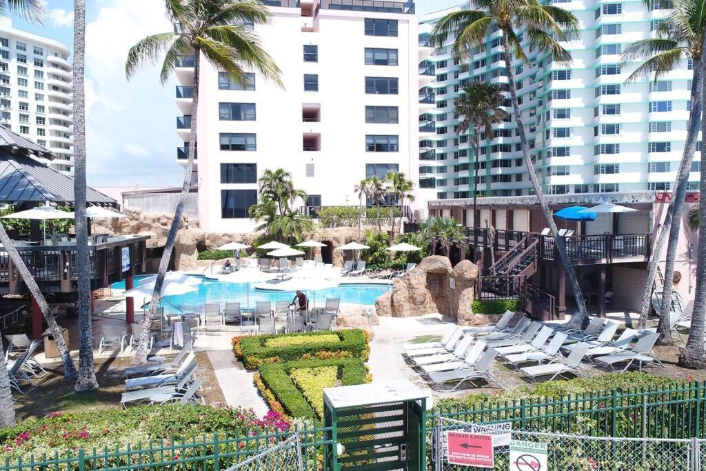 Lovely 2 Bedroom Apart W/ Ocean View @ The Beach 8 *
