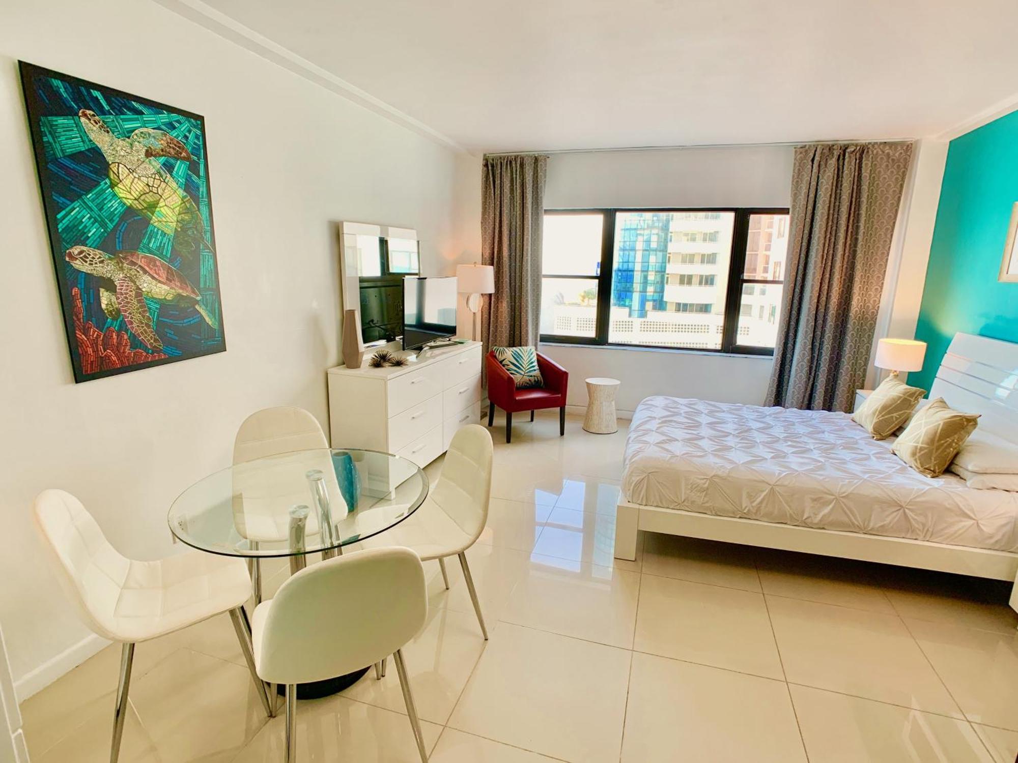 Directly On The With Pool & Ocean View Apartment Miami Beach