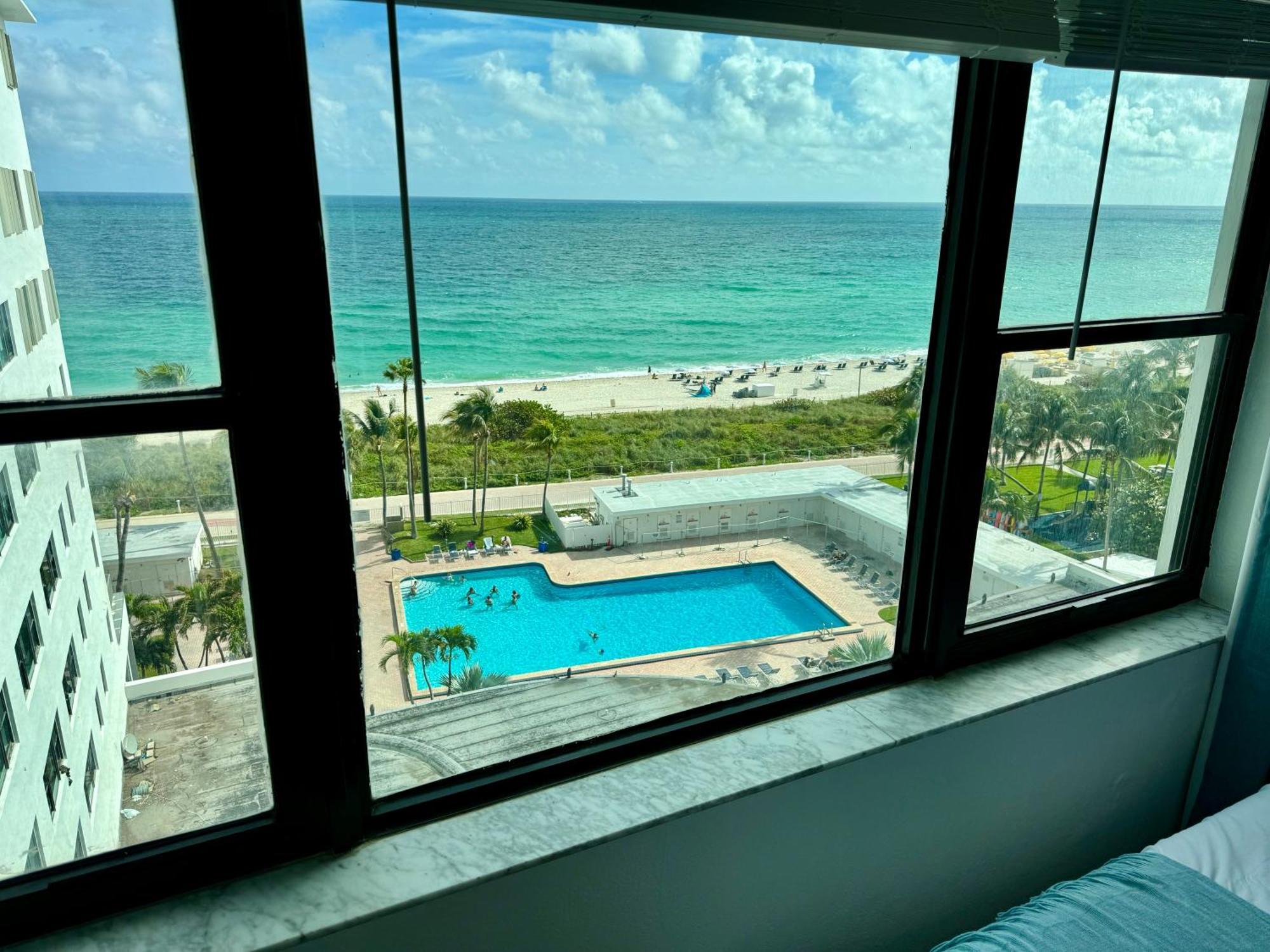 Directly On The With Pool & Ocean View Apartment Miami Beach