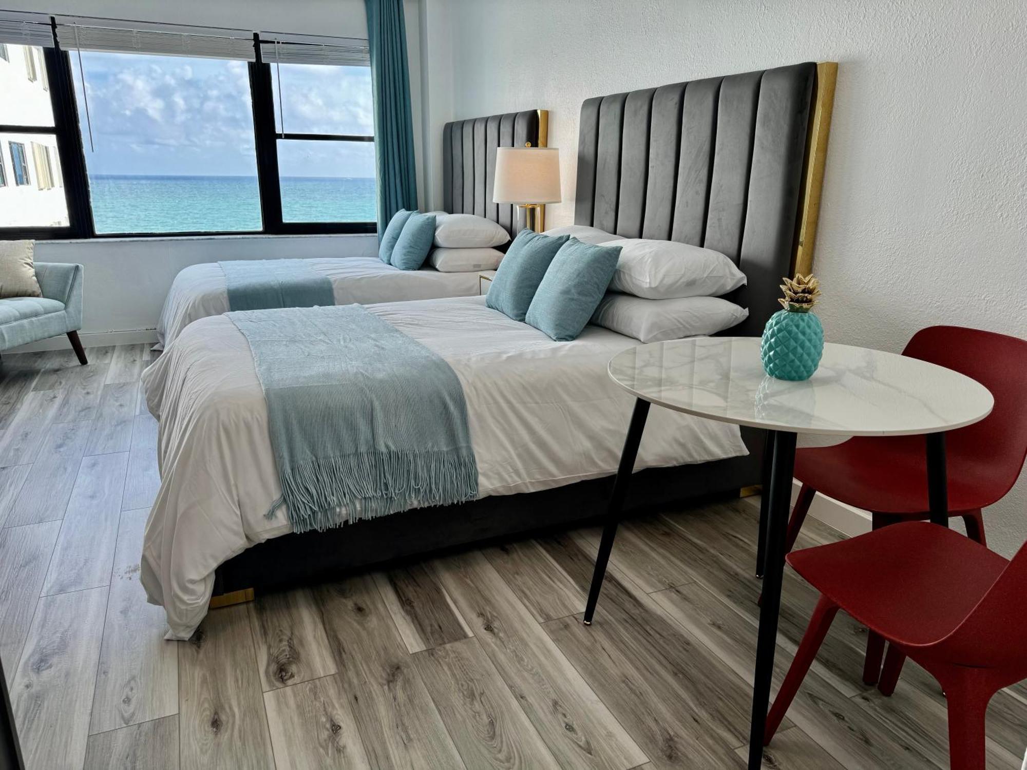 Directly On The With Pool & Ocean View Apartment Miami Beach