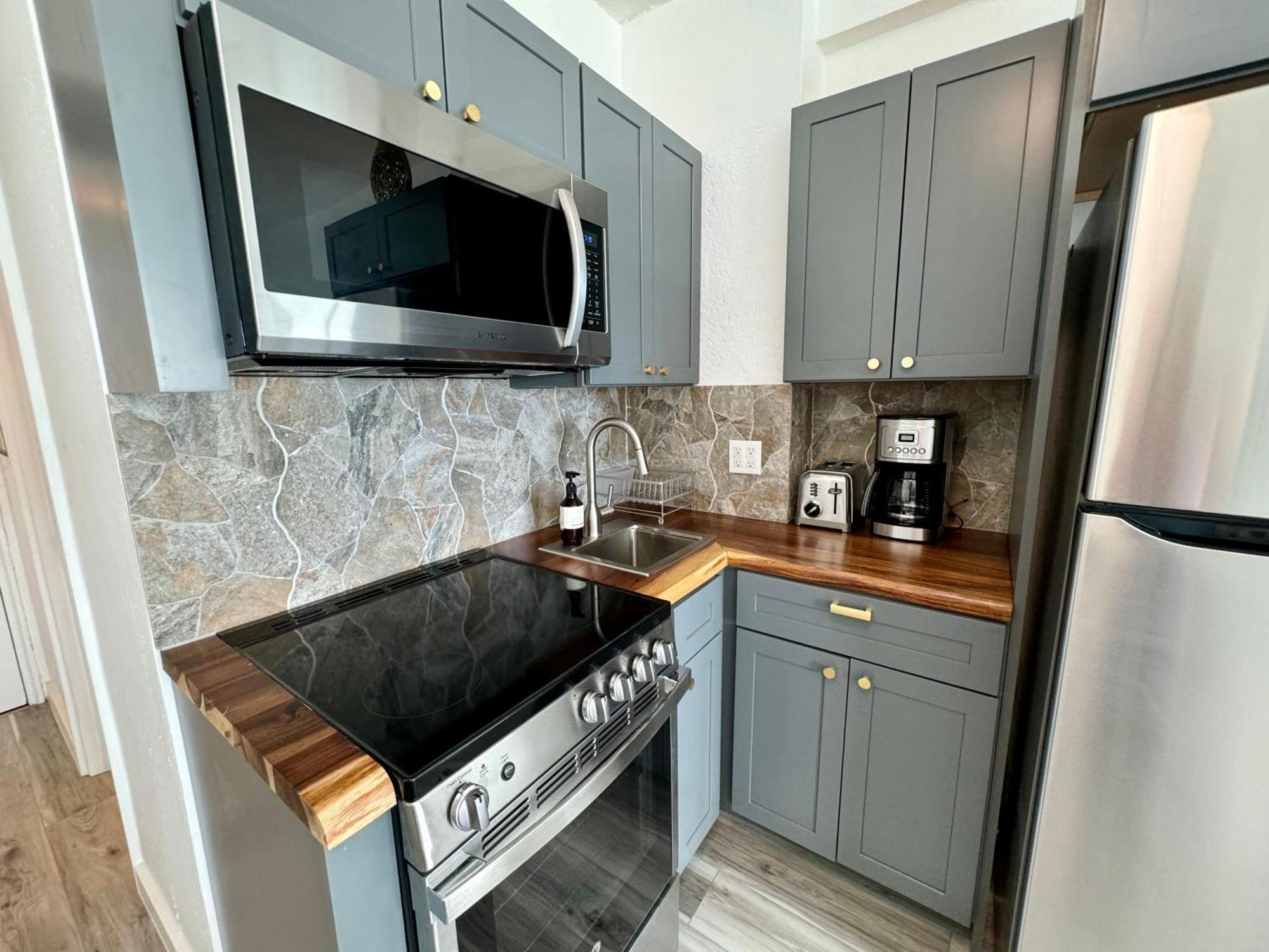 Directly On The With Pool & Ocean View Apartment Miami Beach
