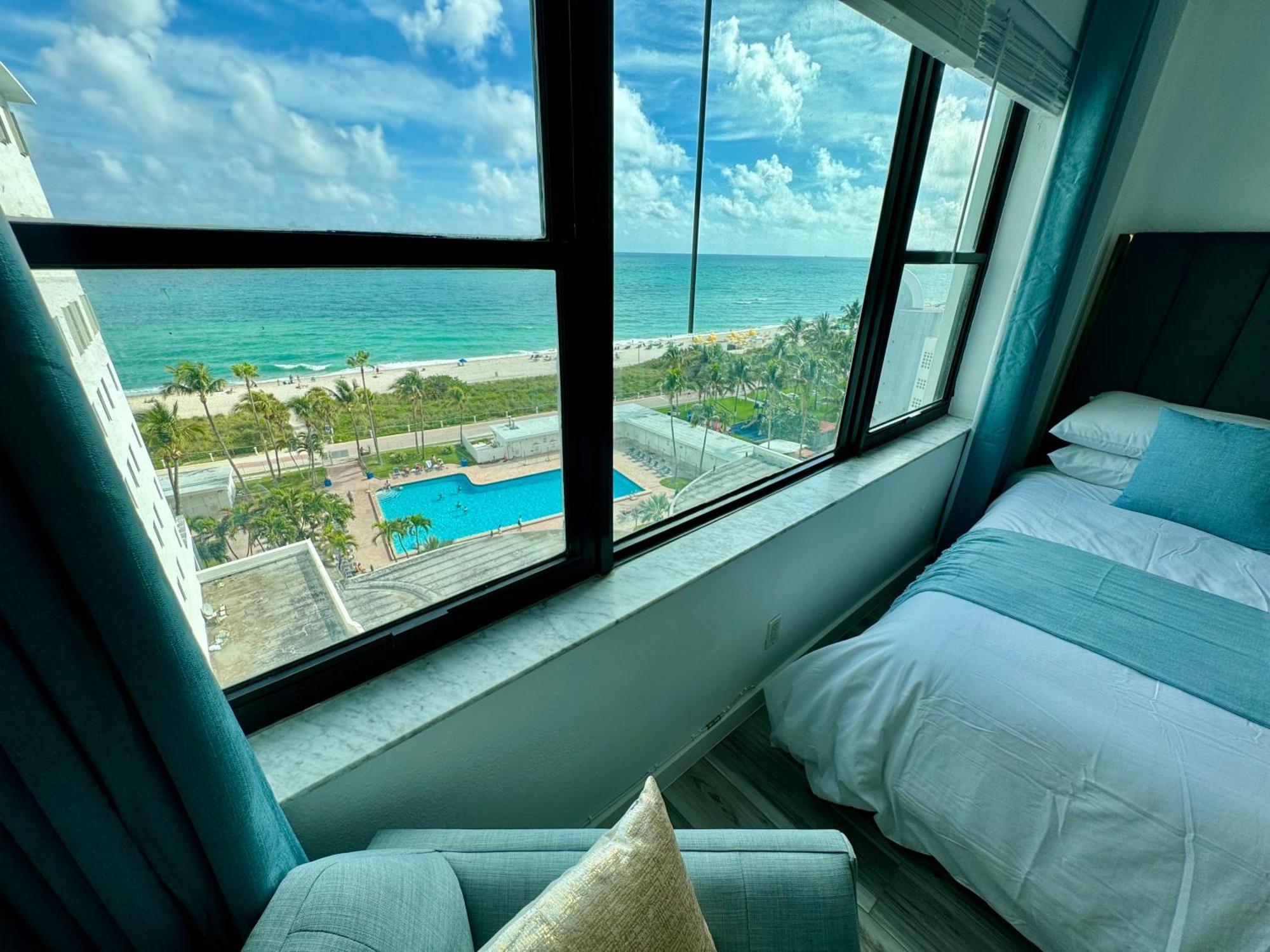 Directly On The With Pool & Ocean View Miami Beach