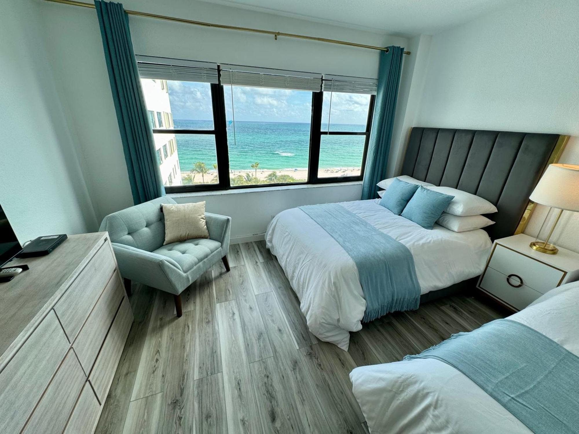 Directly On The With Pool & Ocean View Apartment Miami Beach