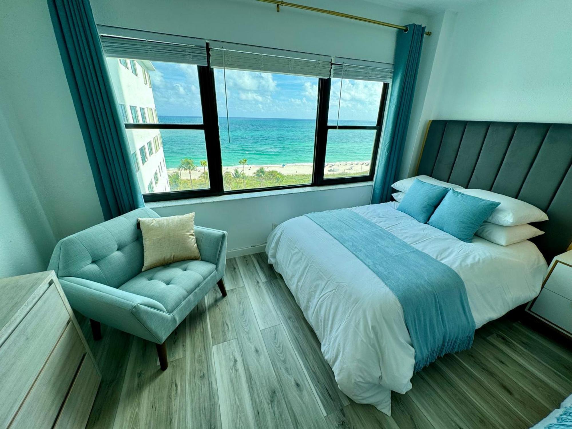 Apartment Directly On The With Pool & Ocean View