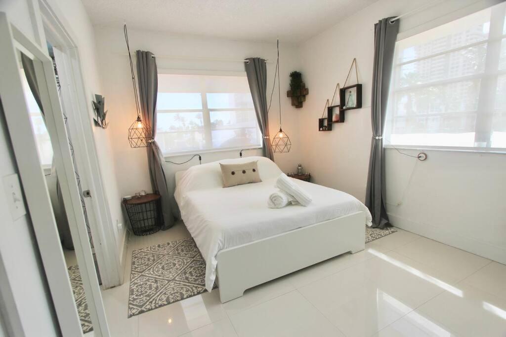 Sobe Stylish 1/1. A Block From The