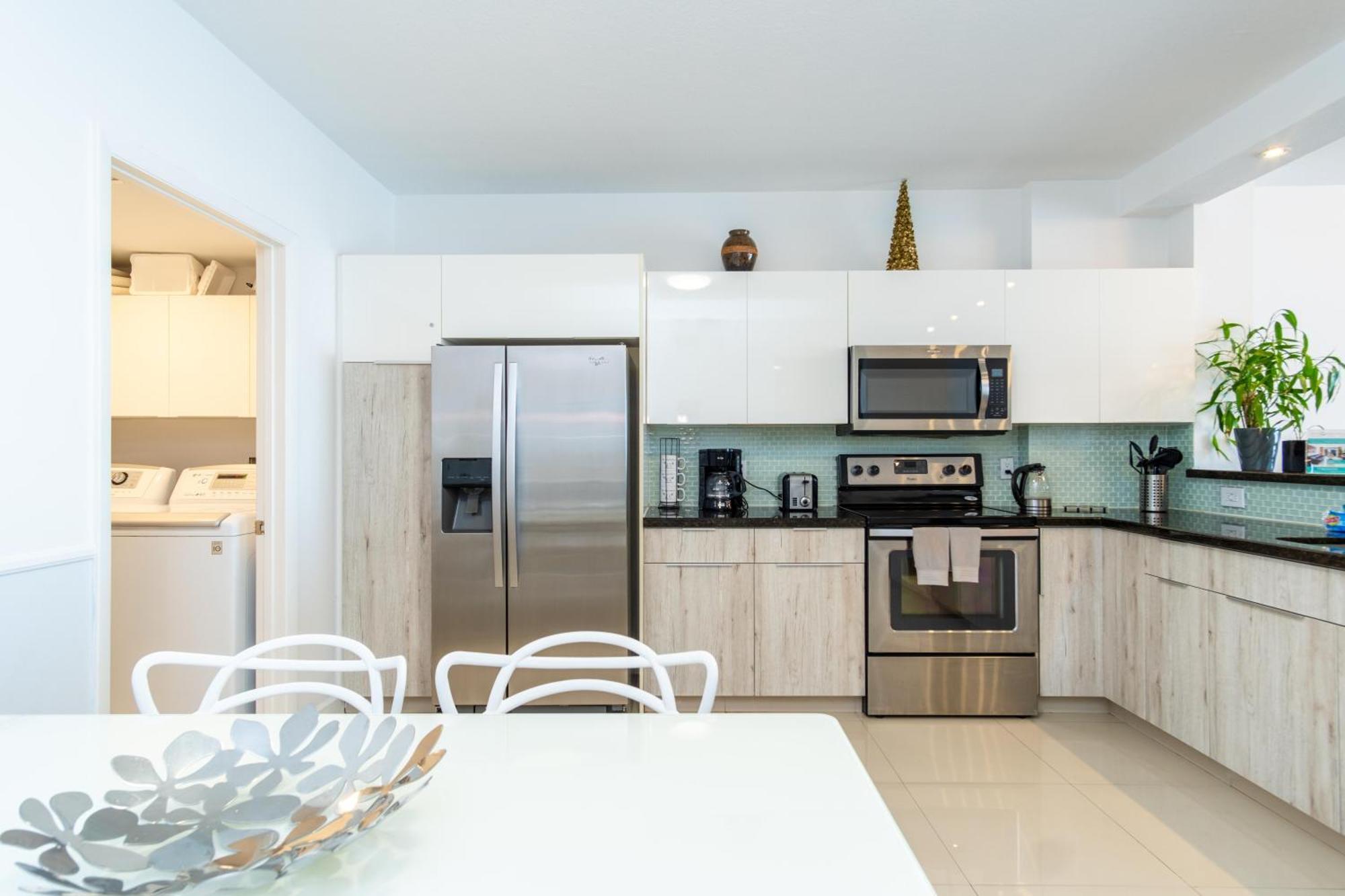 Golden Bay 85 Apartment *