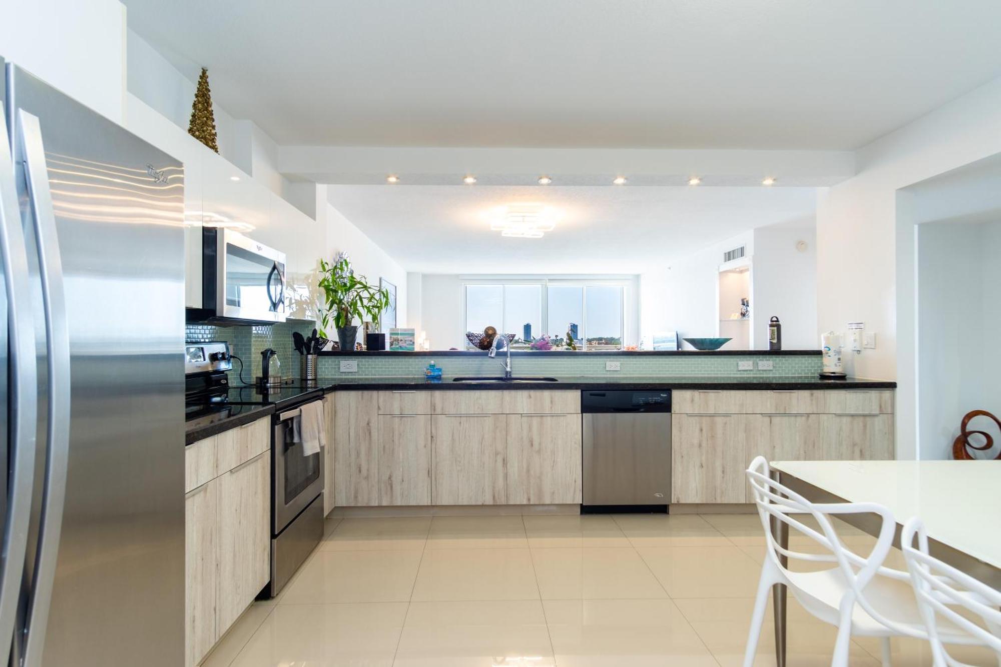 Apartment Golden Bay 85 *
