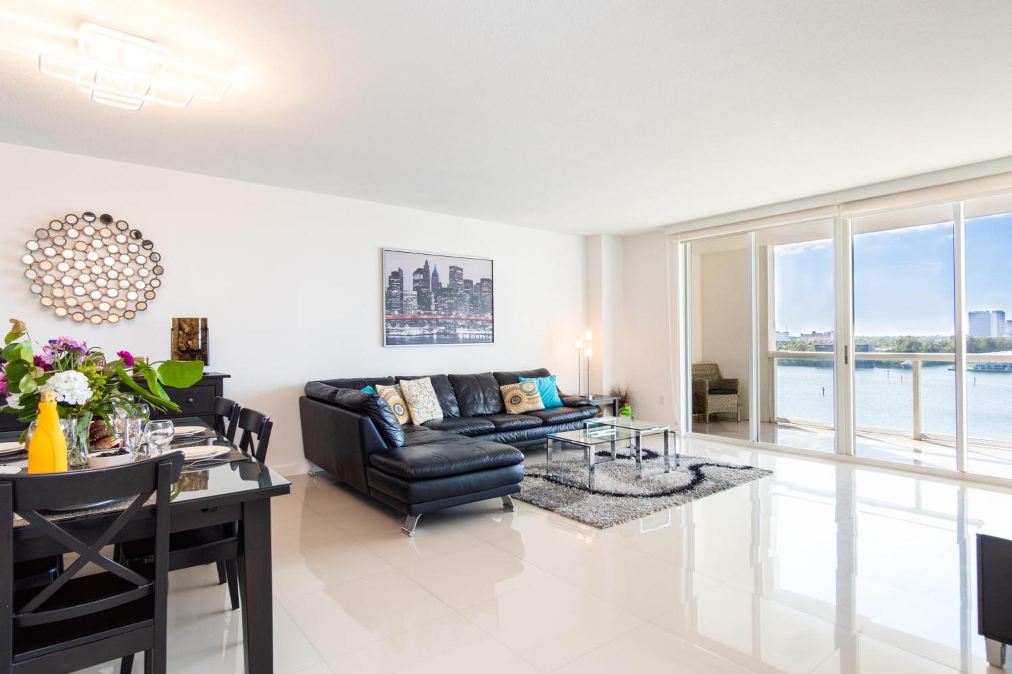Golden Bay 85 *