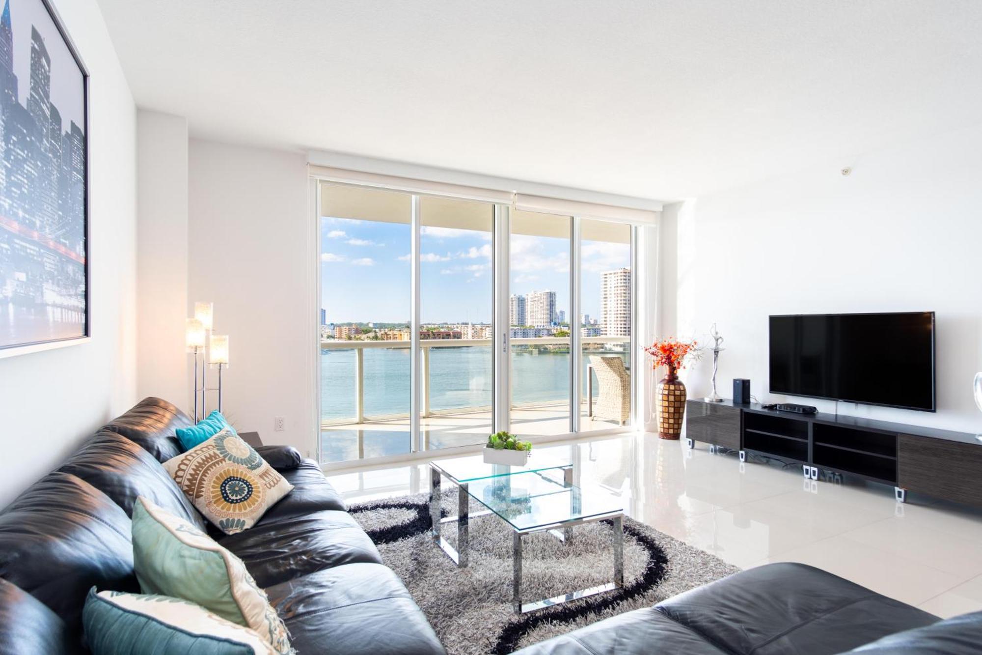 Golden Bay 85 Apartment *
