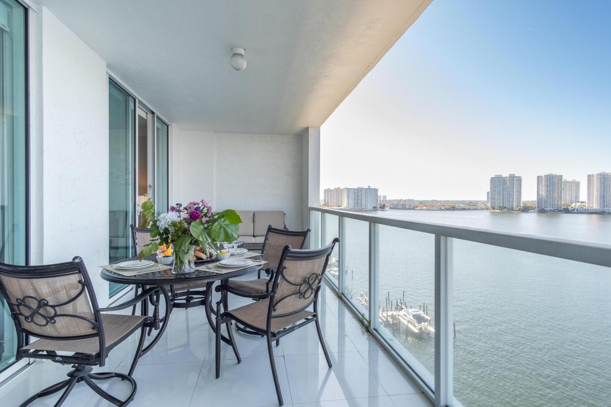 Marina Bay 113 Apartment *