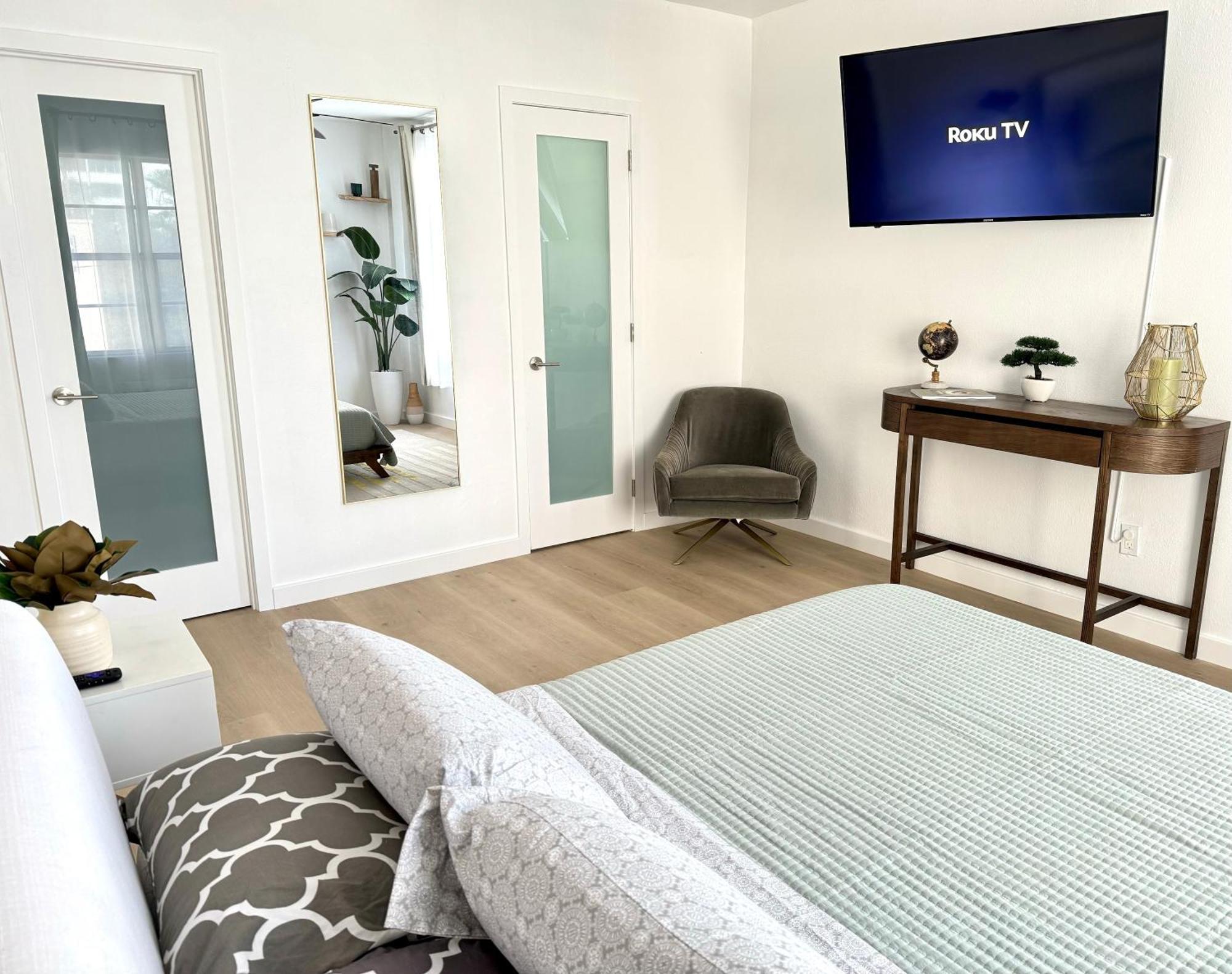 High-end Remodeled Apartment, On The Miami Beach