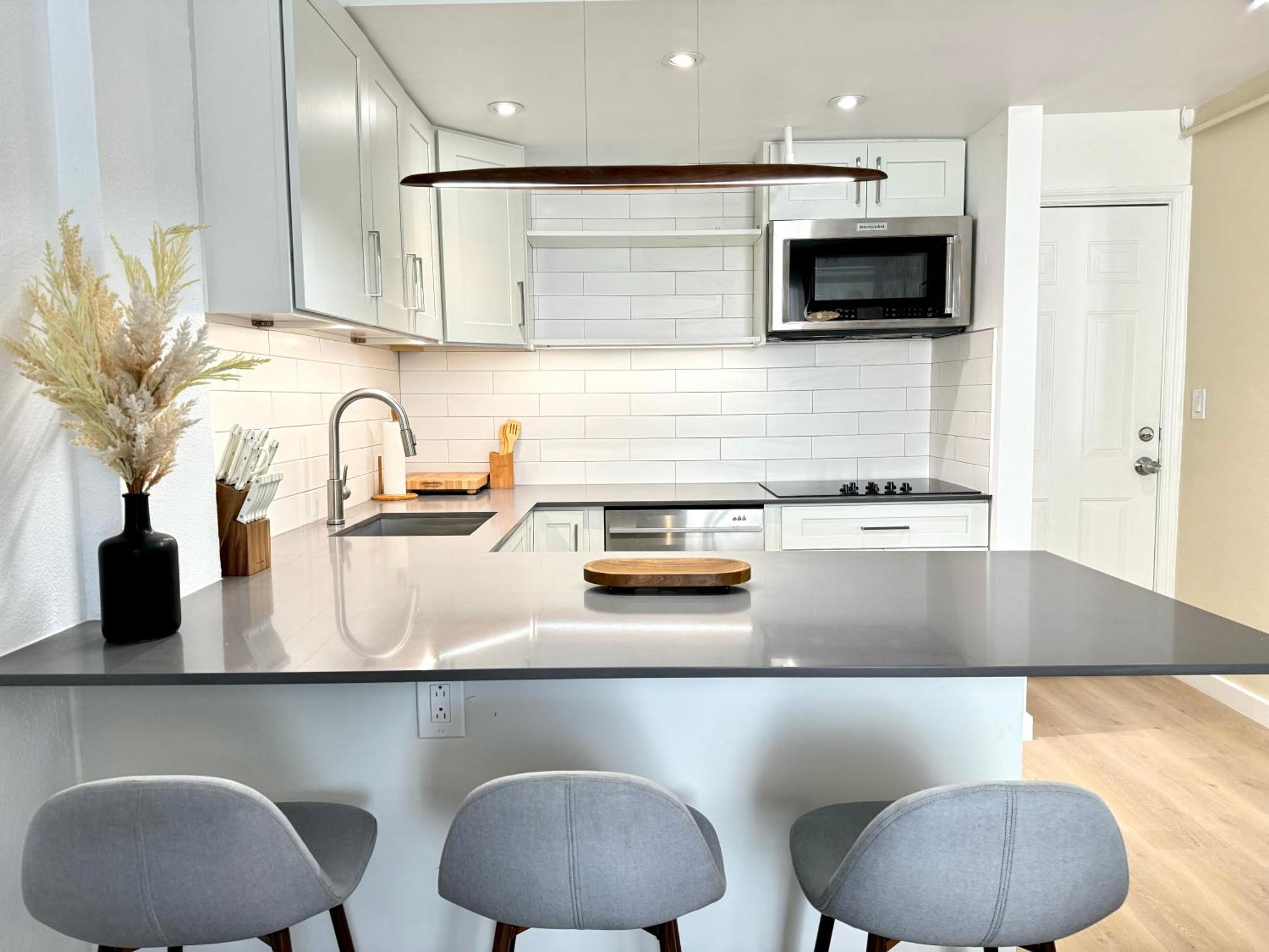 High-end Remodeled Apartment, On The Apartment Miami Beach