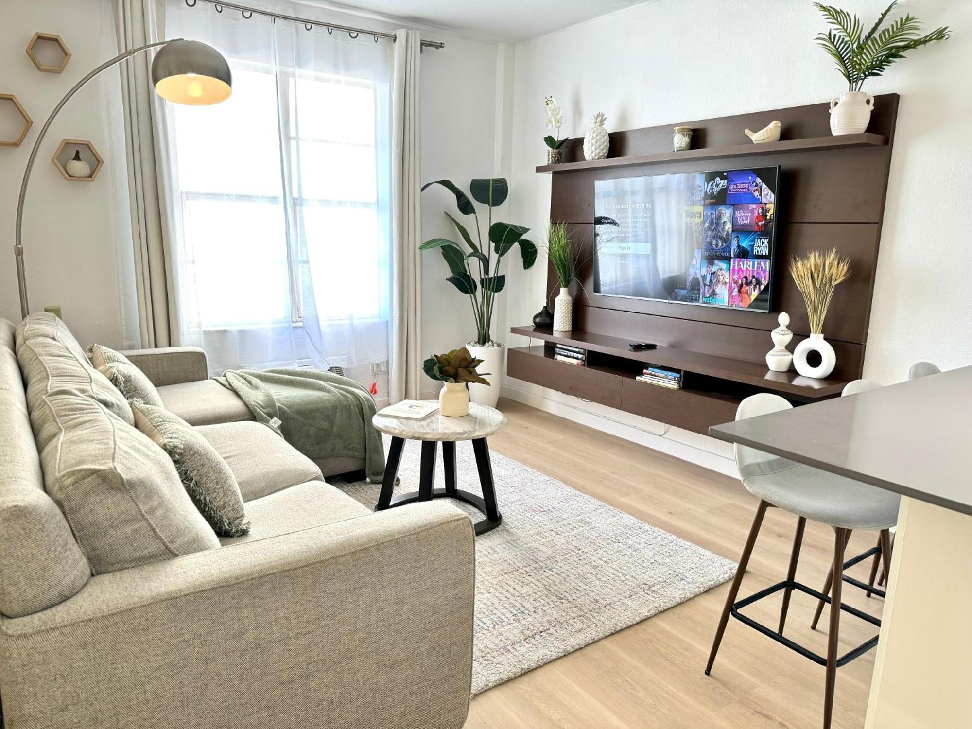 High-end Remodeled Apartment, On The Miami Beach