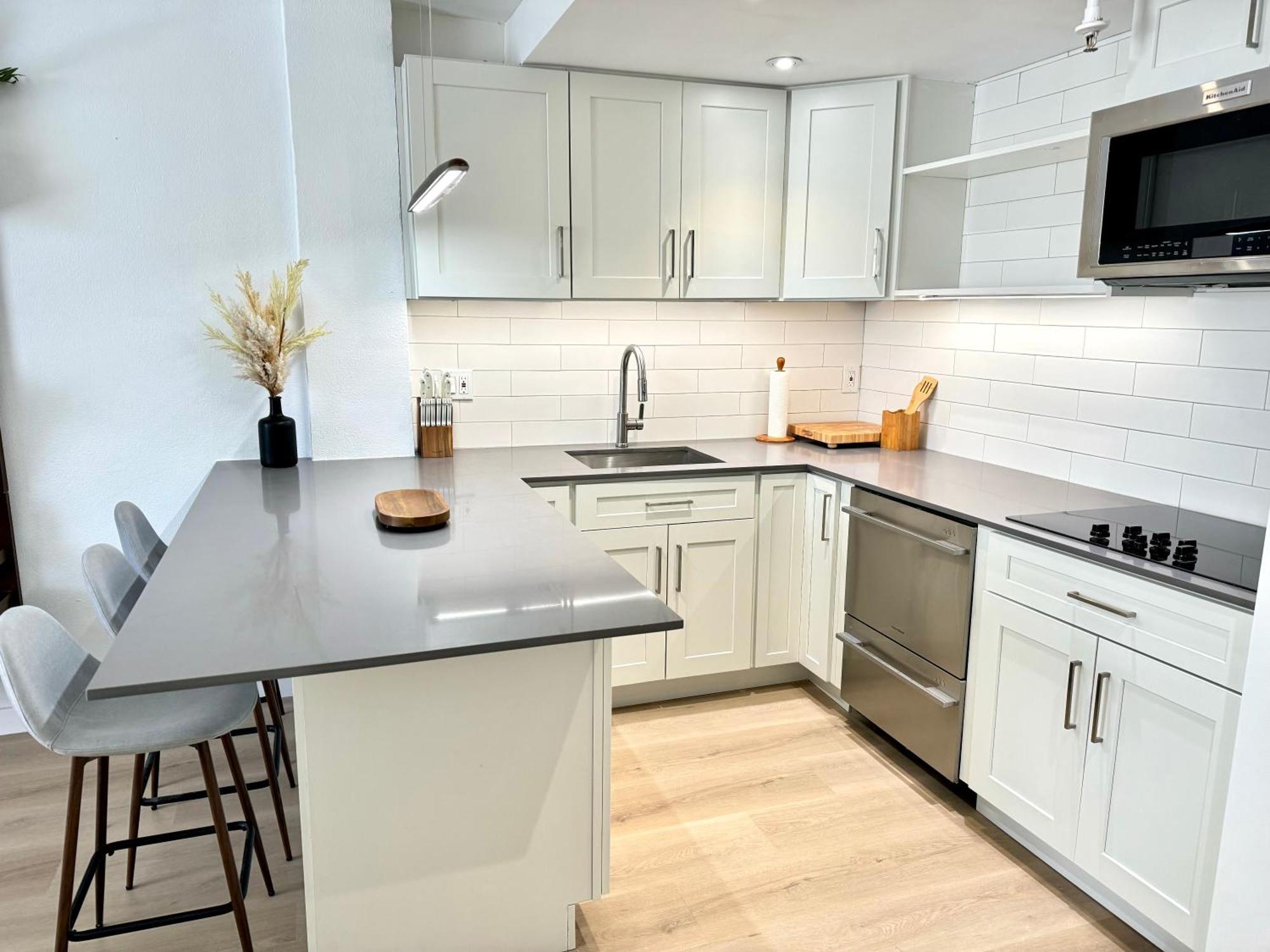 Apartment High-end Remodeled Apartment, On The *