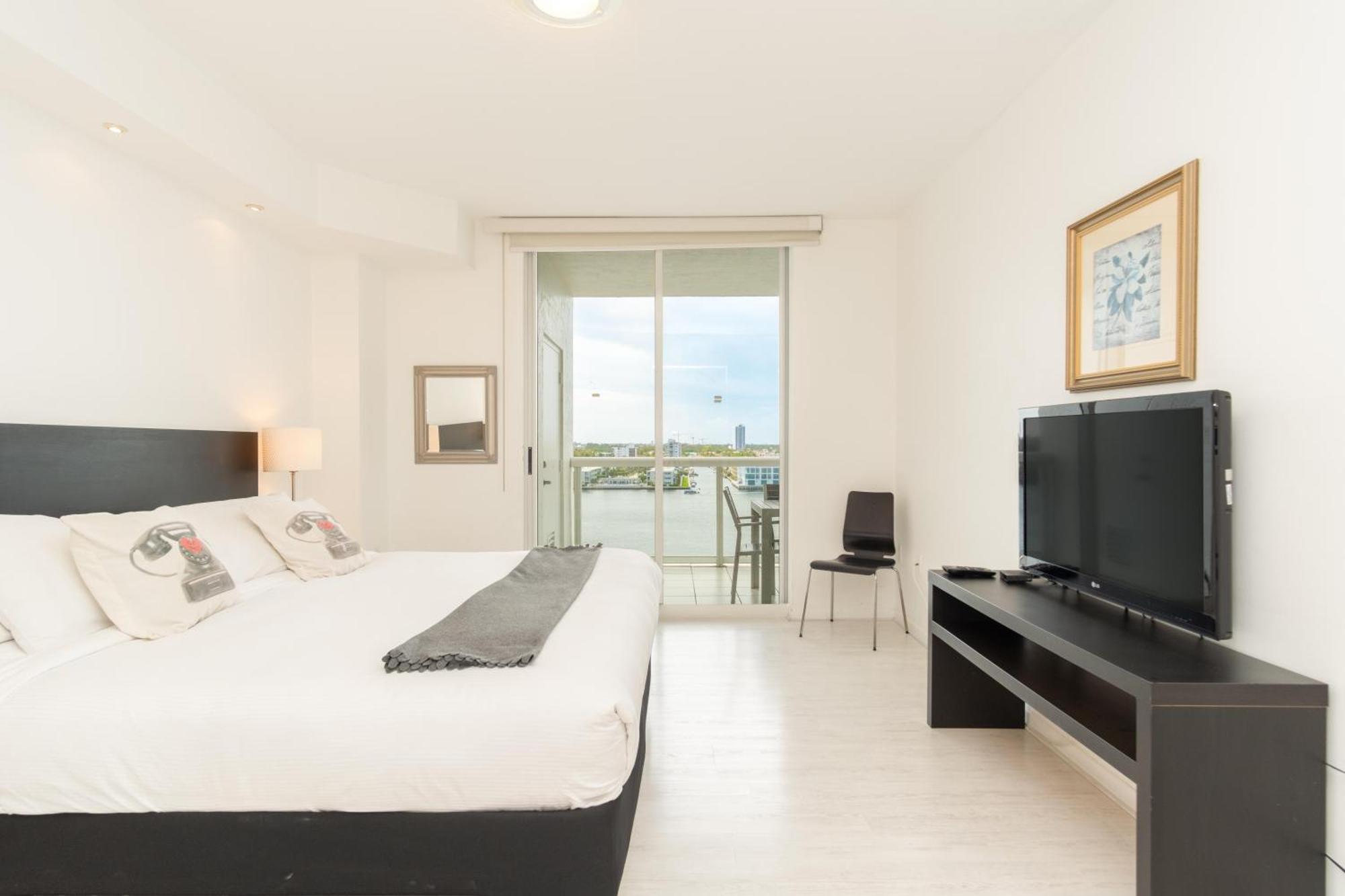 Apartment Golden Bay 103 *