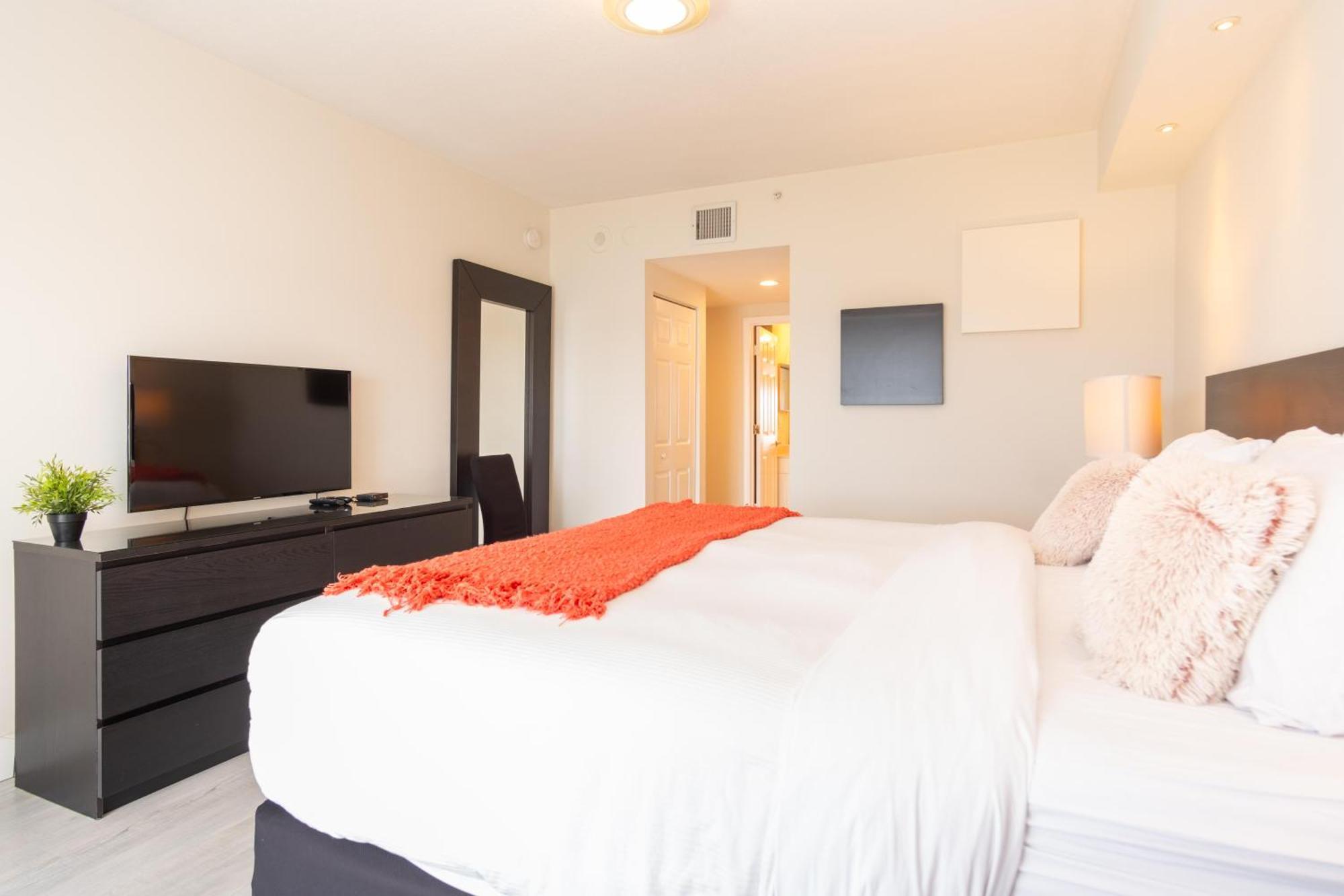 Golden Bay 48 Apartment
