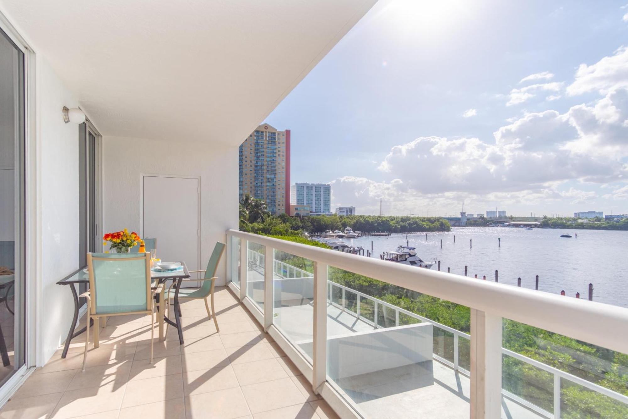 Golden Bay 48 Miami Beach