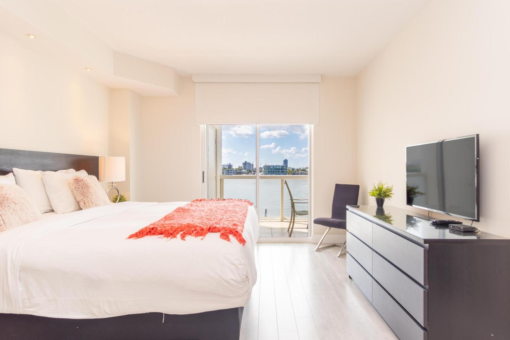Golden Bay 48 Apartment