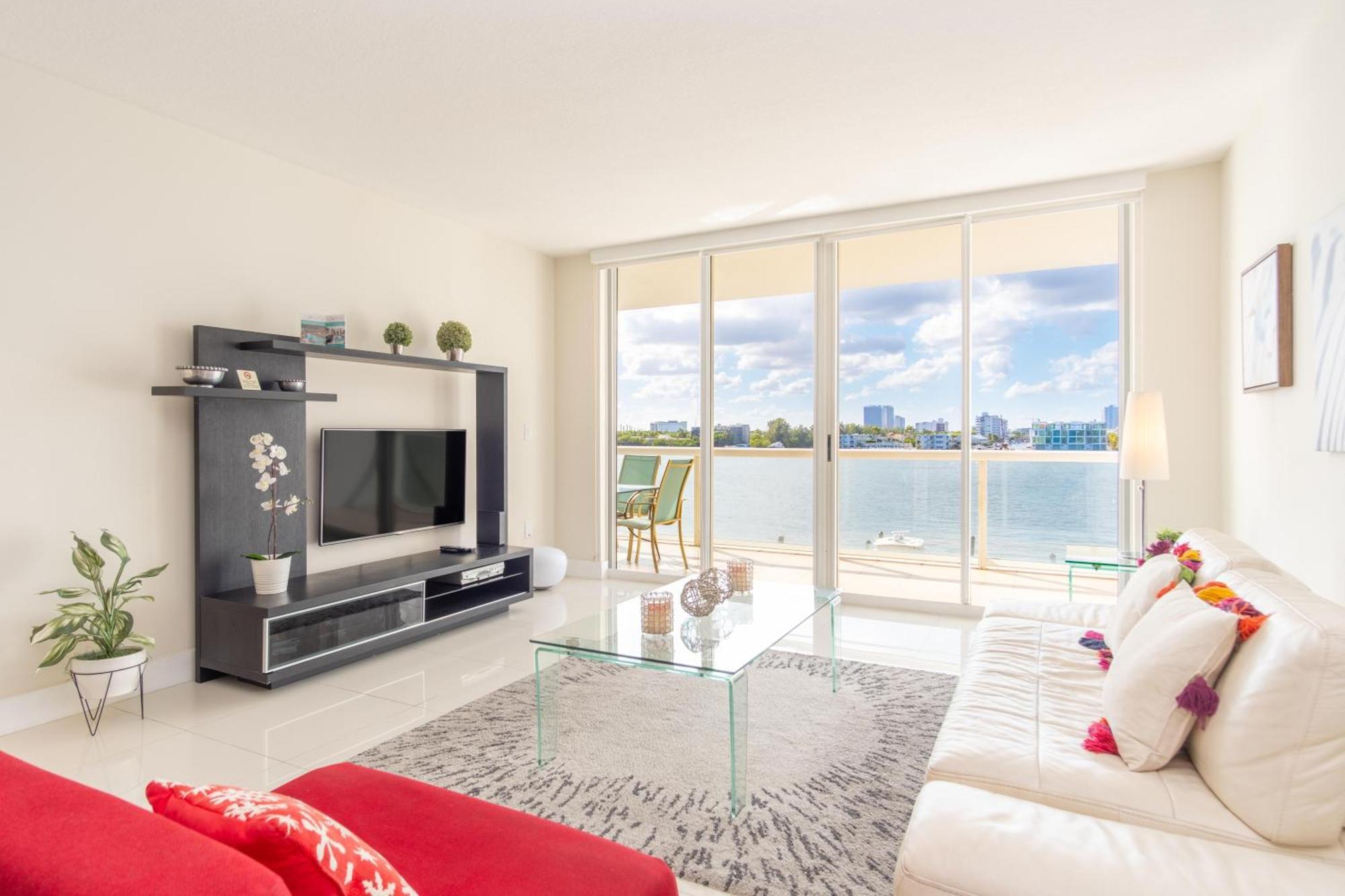 Golden Bay 48 Apartment Miami Beach