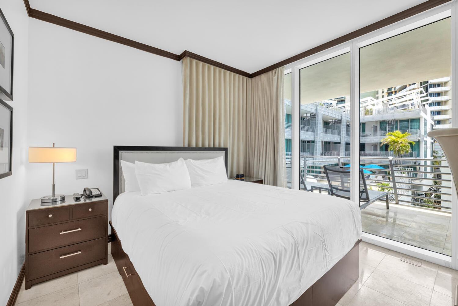 Ocean Drive Apartment *