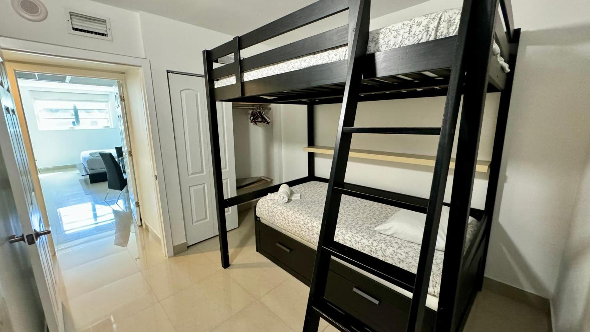 Sunny Isles, Life! Parking Included Apartment Miami Beach