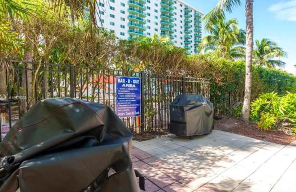 Sunny Isles *