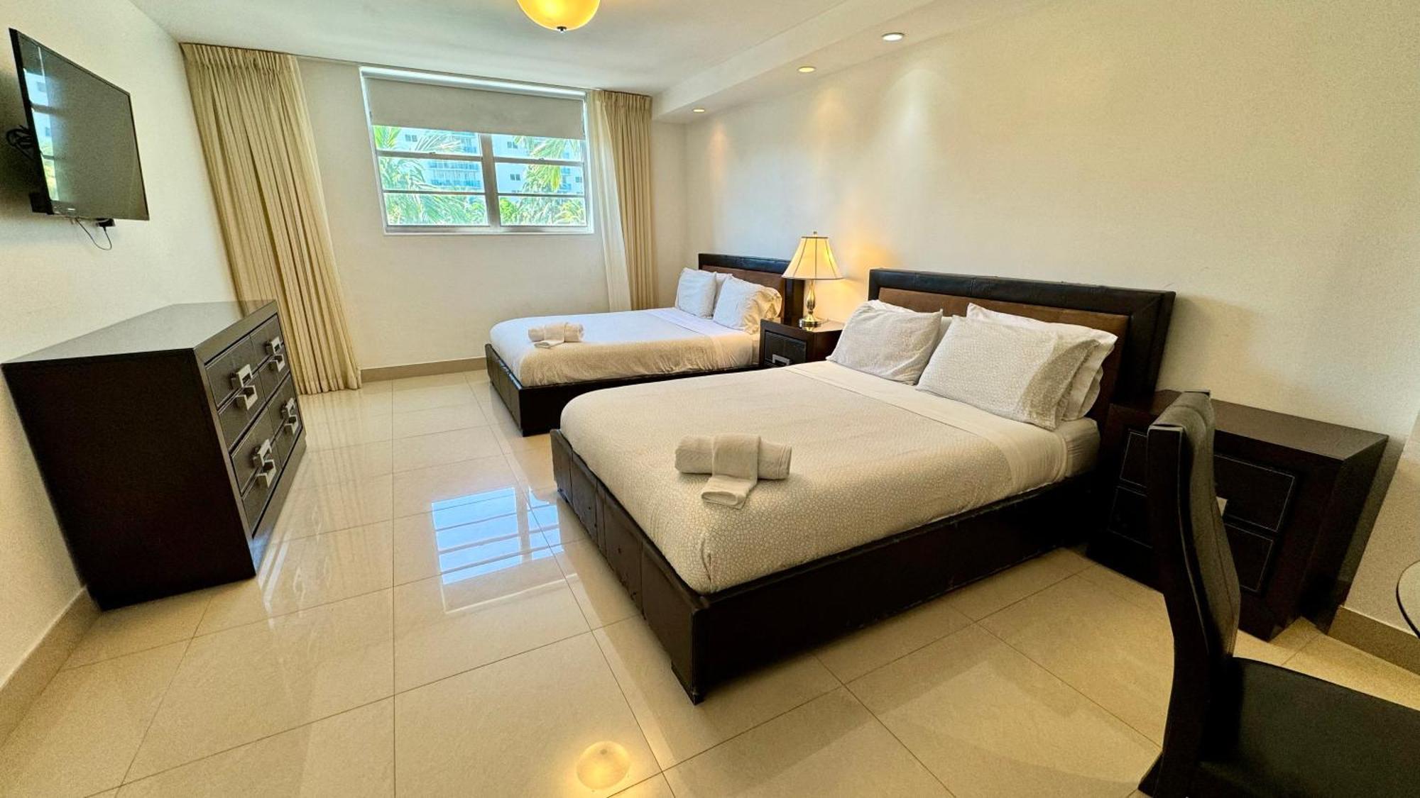 Sunny Isles Apartment *