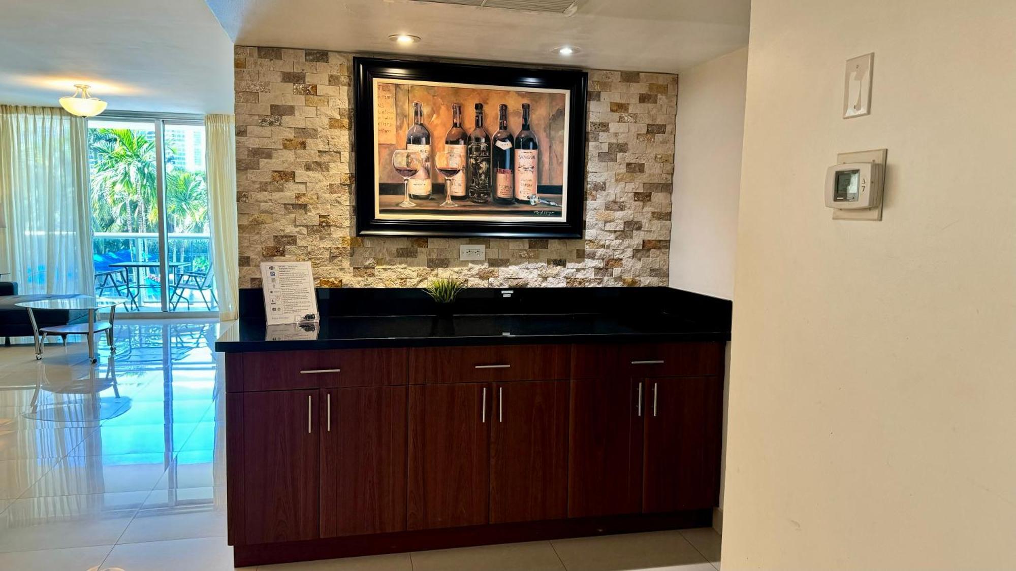 Sunny Isles Apartment *