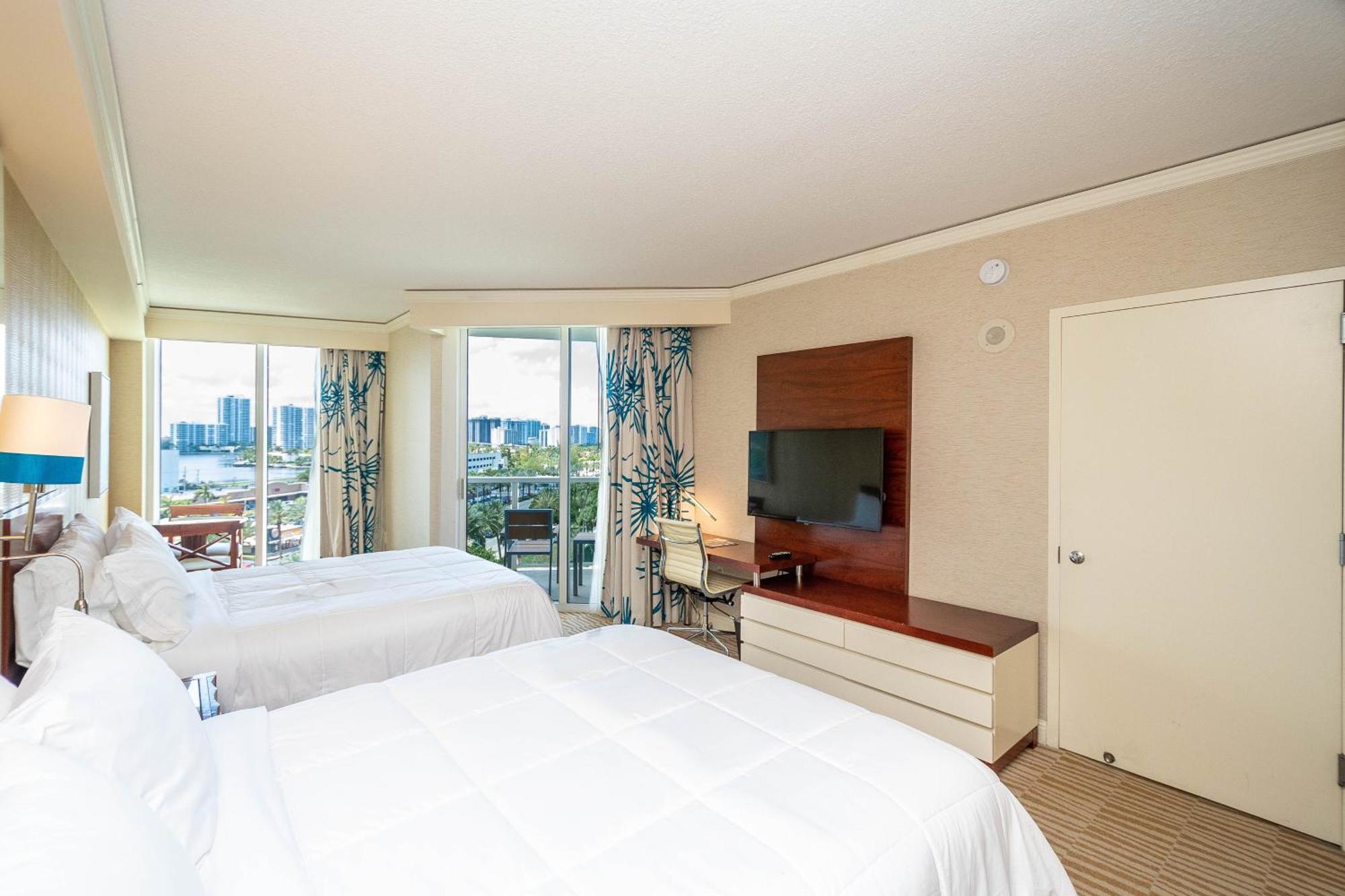Trump Intl 2 Bedroom 1600 Sf Ocean And Bay View Apartment *