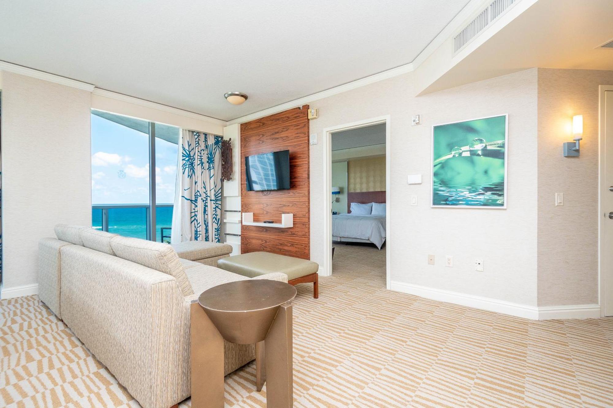 Trump Intl 2 Bedroom 1600 Sf Ocean And Bay View Apartment *