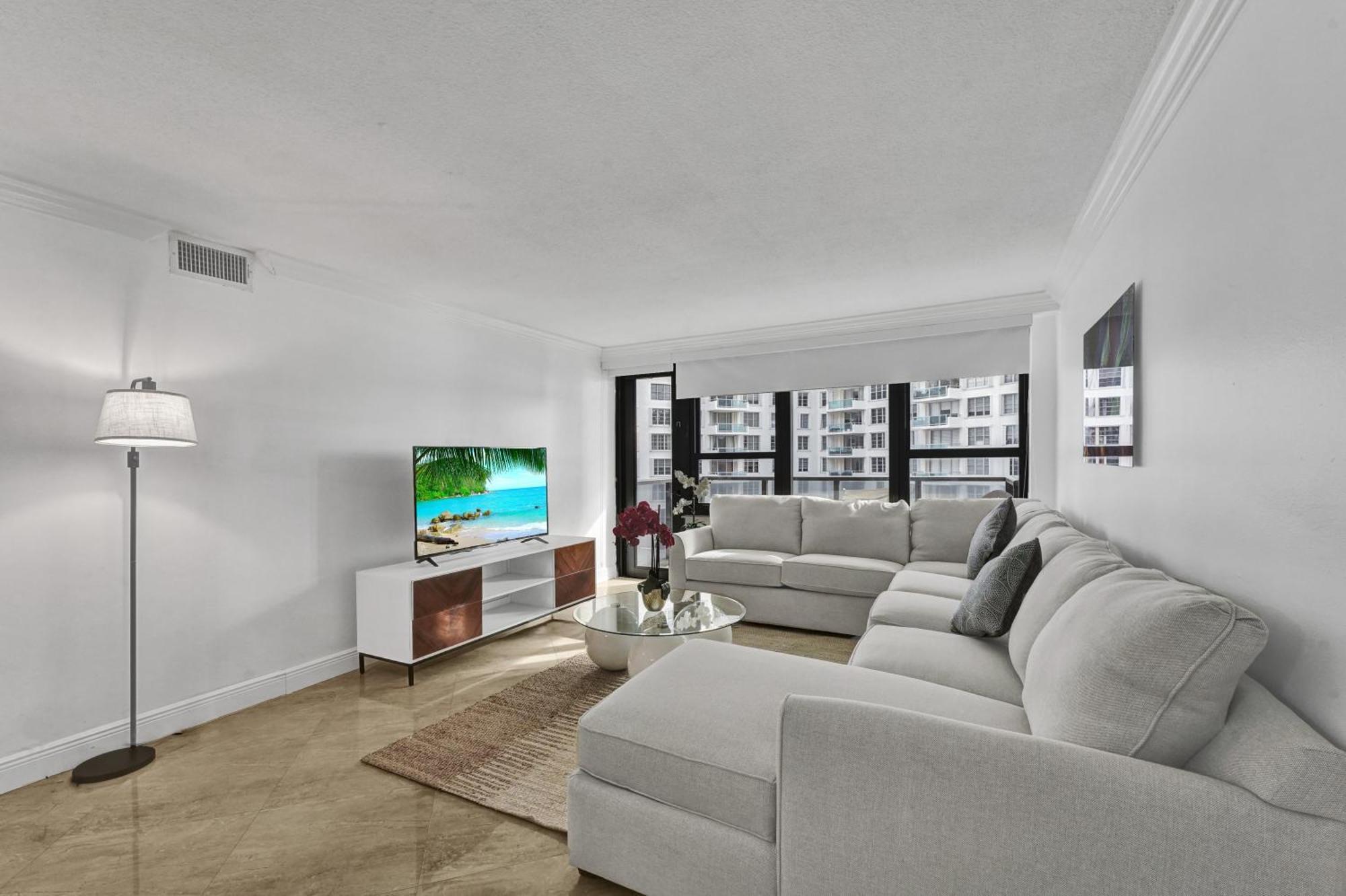 Cozy Ocean View Service 1015 Miami Beach