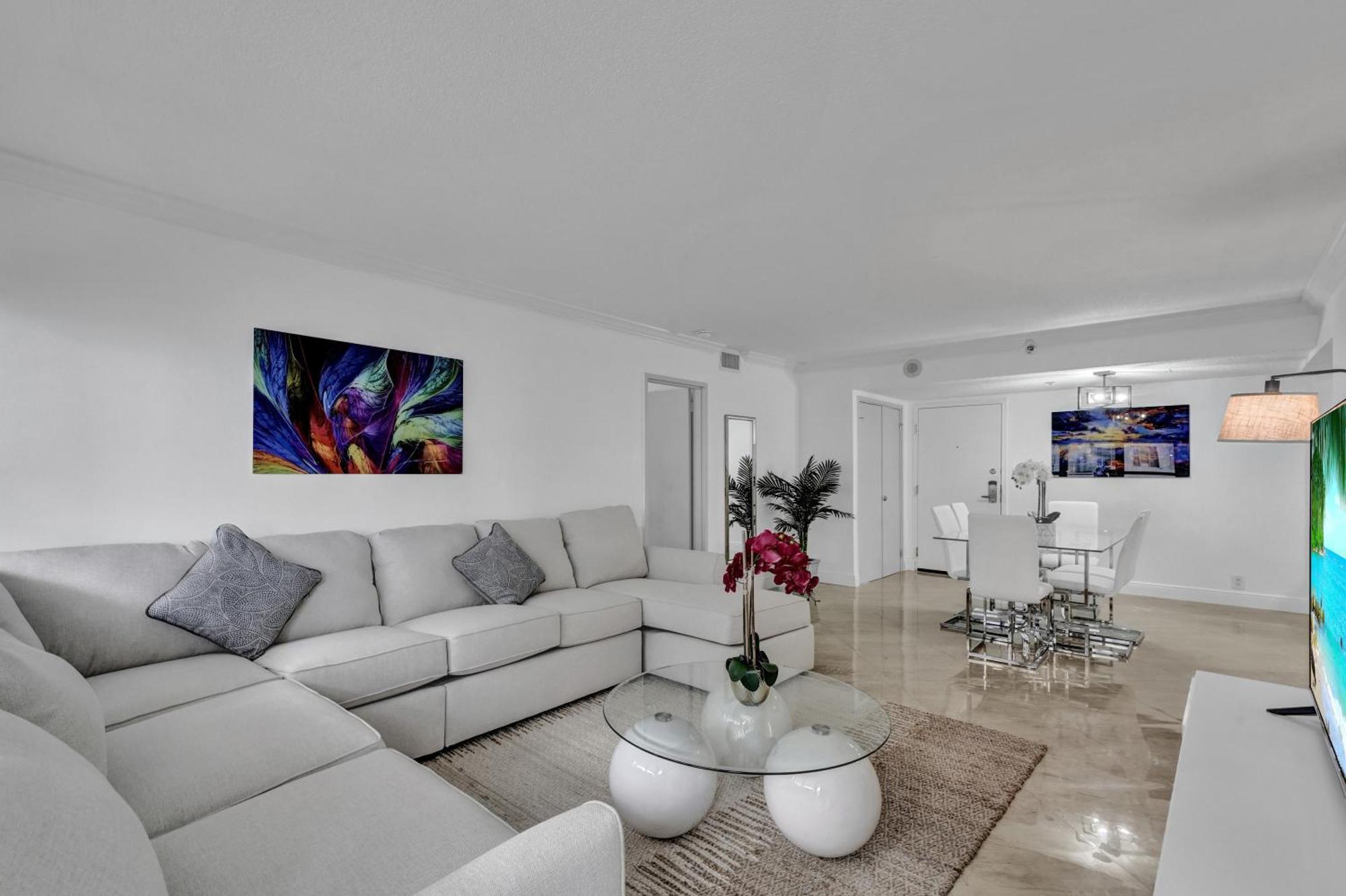 Cozy Ocean View Service 1015 Apartment