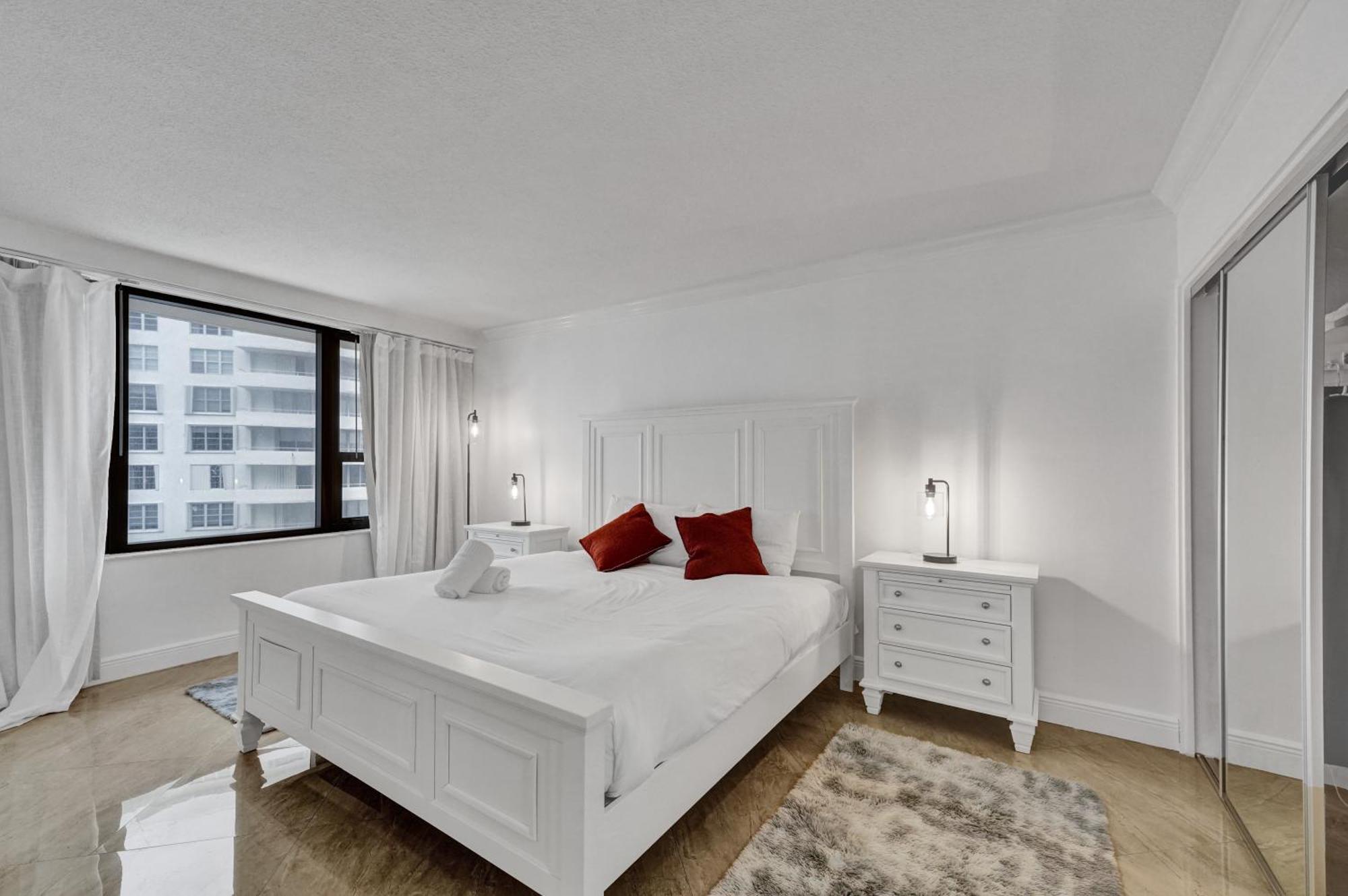 Cozy Ocean View Service 1015 * Miami Beach