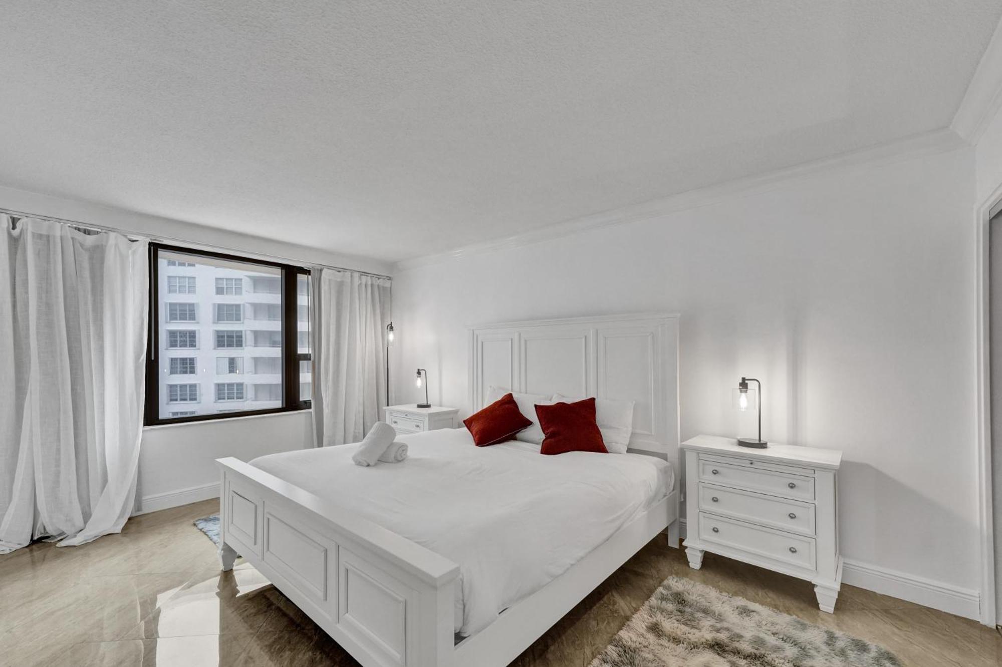 Cozy Ocean View Service 1015 Apartment