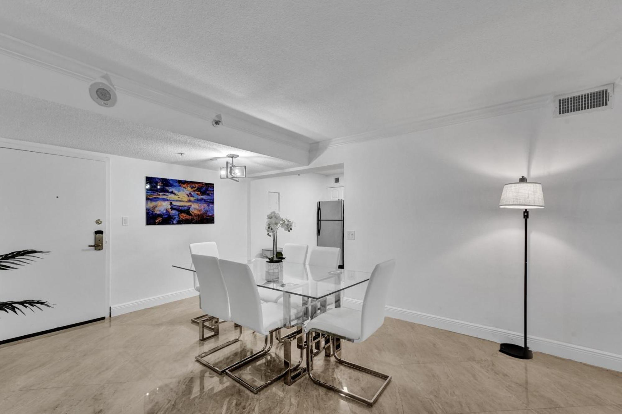 Cozy Ocean View Service 1015 Miami Beach